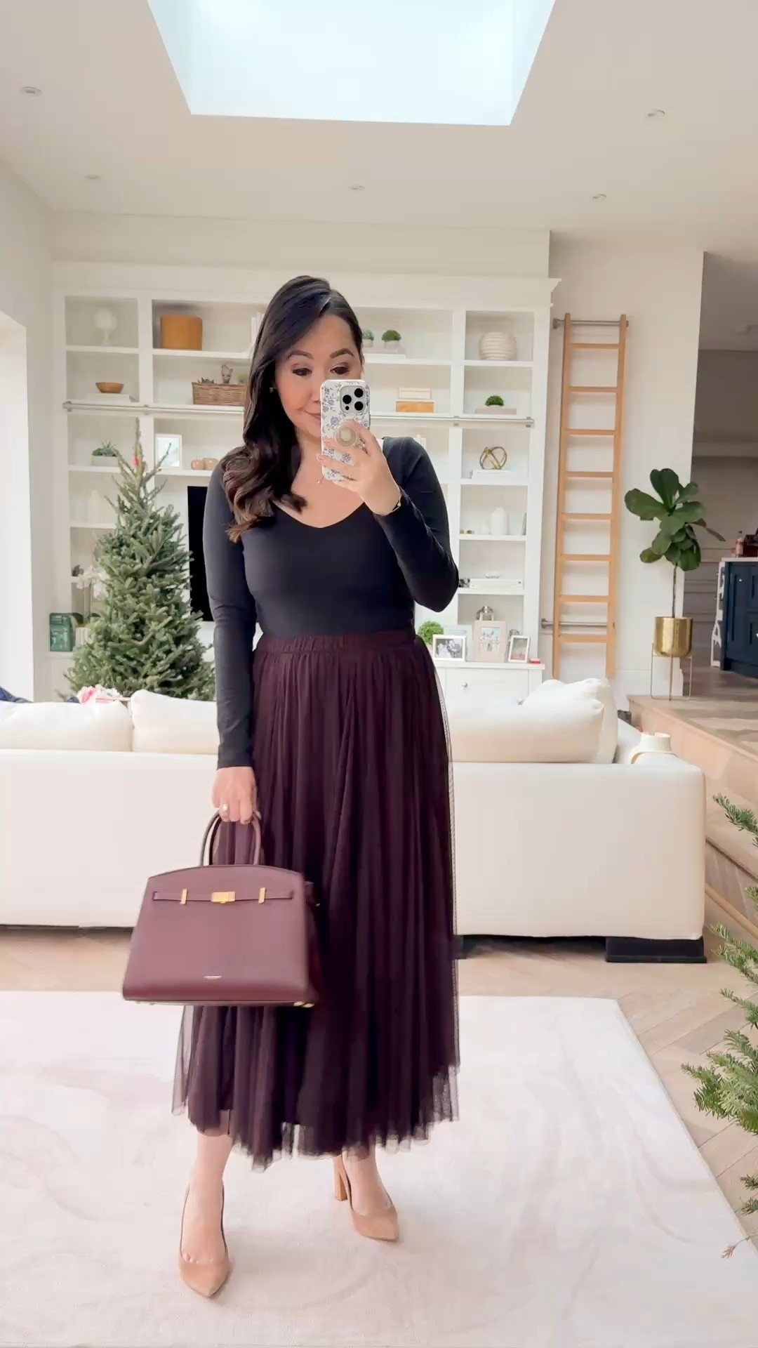 My whole outfit is on sale! The perfect tulle skirt and my gorgeous new Hudson Bag from Demellier. Use code BF20 for the discount ❤️