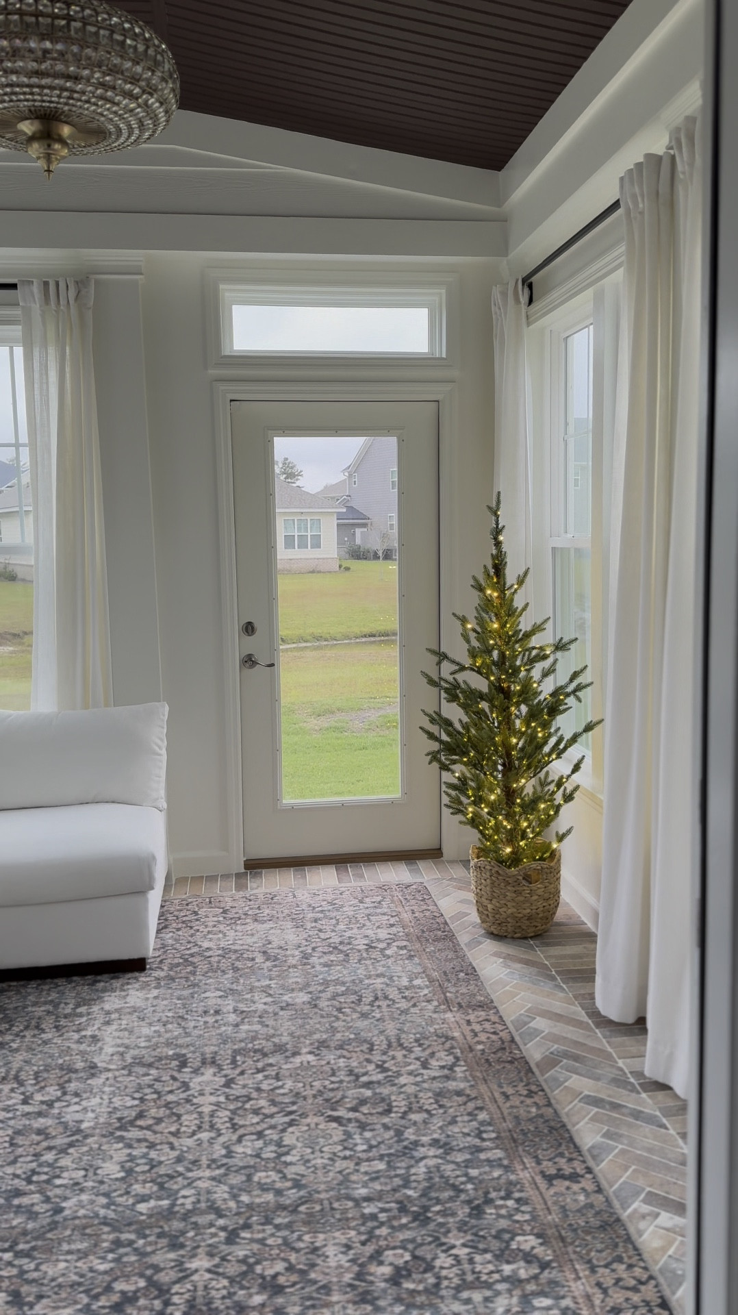 Are you searching for a realistic Christmas tree with warm lights that won’t break the bank?
Nearly Natural’s Fraser Fir is pre-lit with a realism that will have people looking twice!
It comes in multiple heights and looks great both undecorated or decked out. 🎄

#viralchristmastree
#christmas
#christmastree
#warmlights
#holidayseason
#christmas

#LTKHome #LTKHoliday #LTKSeasonal