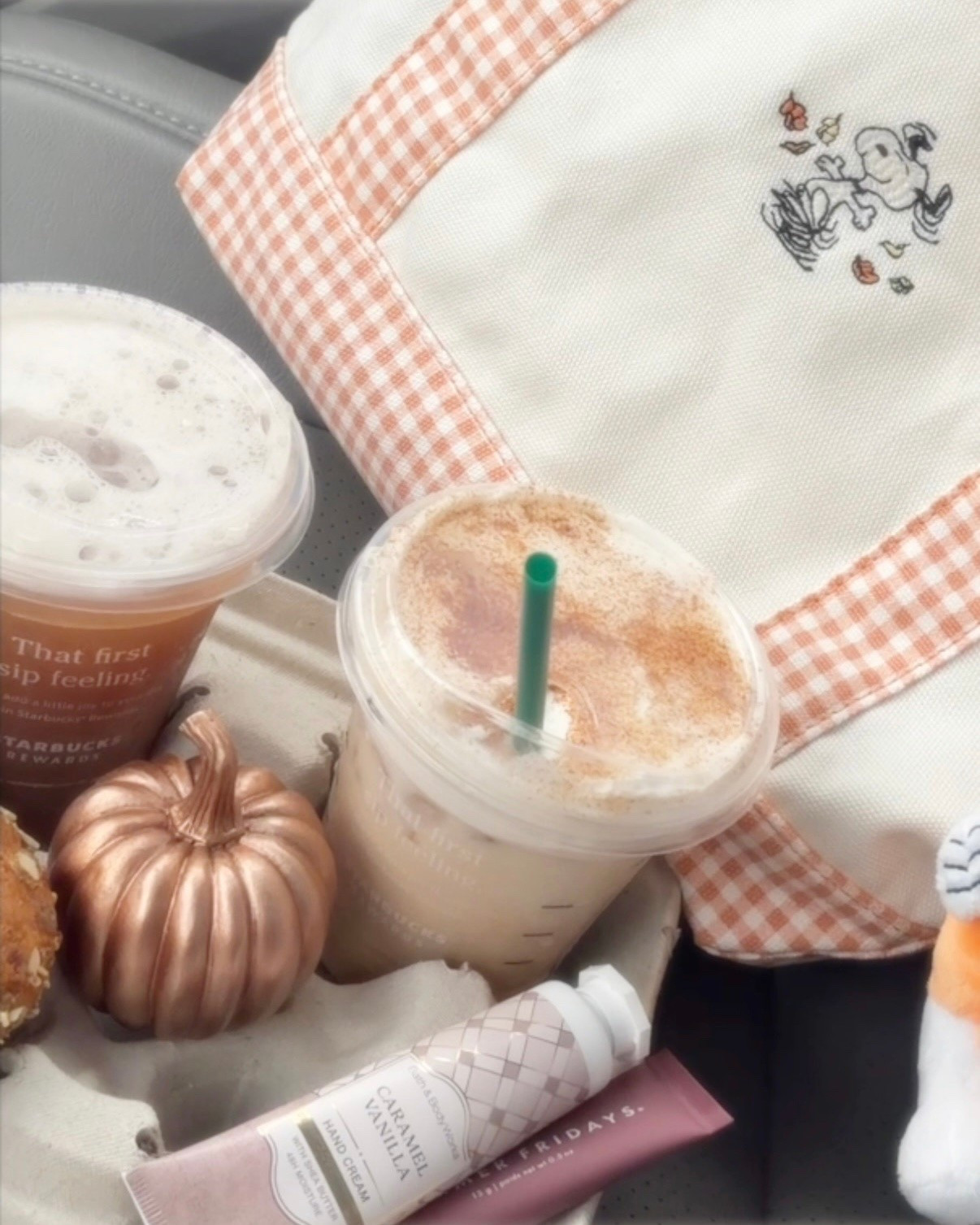 a little autumn starbucks moment 🎃🍁

#LTKdayinmylife #LTKfoodie #LTKSeasonal