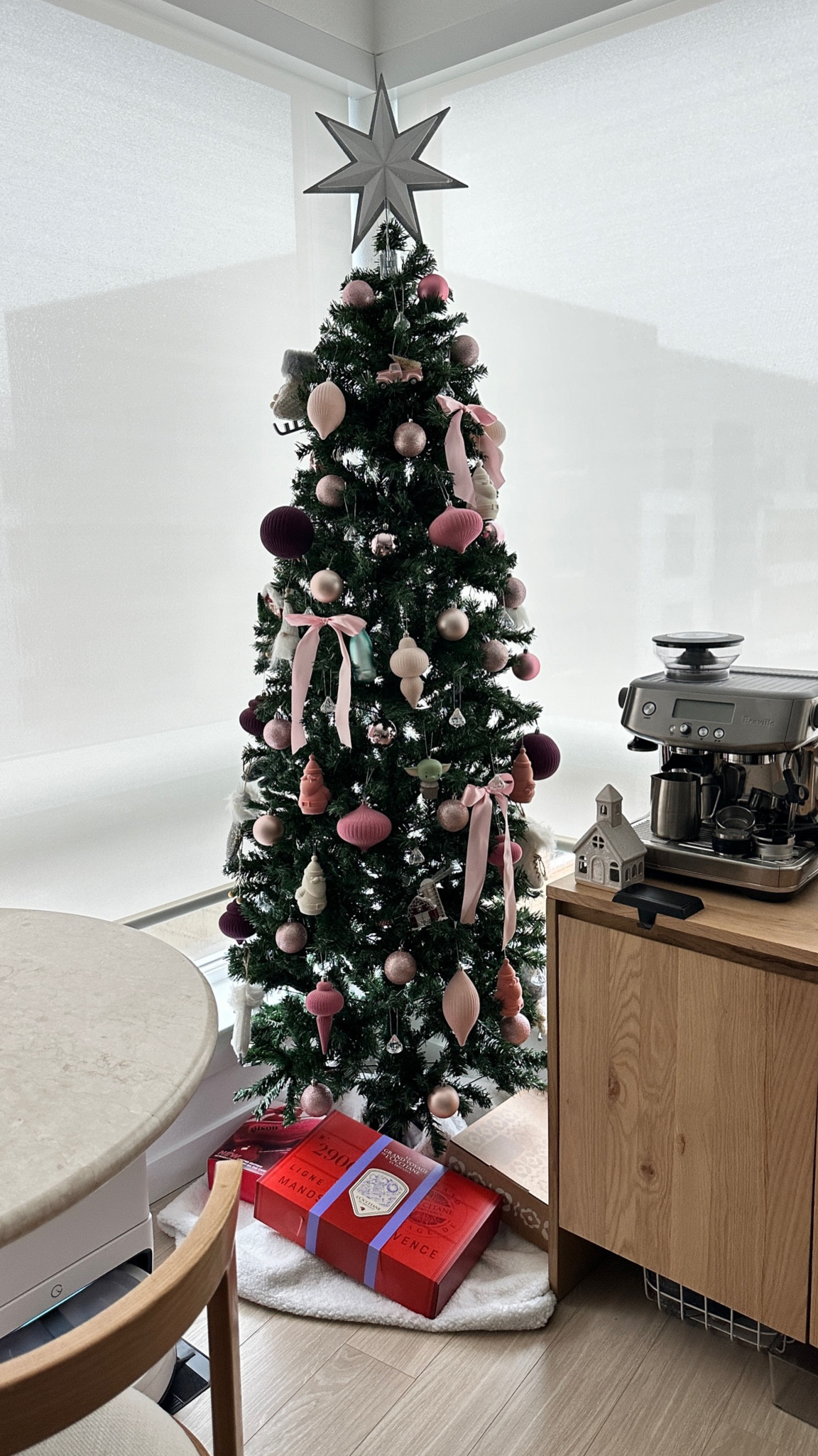 6 Ft Christmas Tree (perfect for small spaces) 

#LTKHome #LTKFindsUnder100 #LTKFindsUnder50