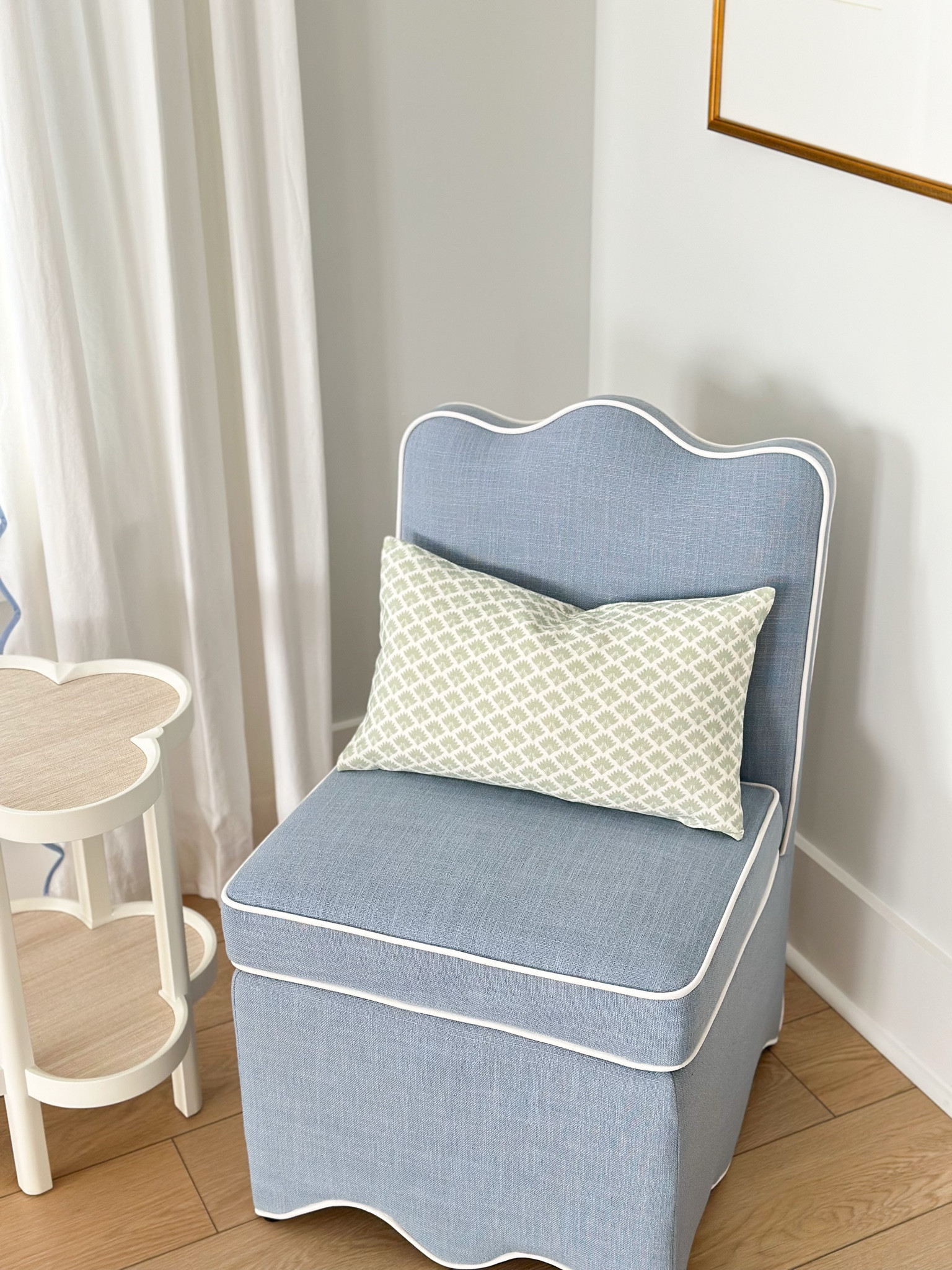 My scallop chair is BACK IN STOCK at TJ Maxx! 😱🙌🏻

Tj Maxx chair, scallop chair, blue and white chair, designer look, look for less

#LTKStyleTip #LTKHome