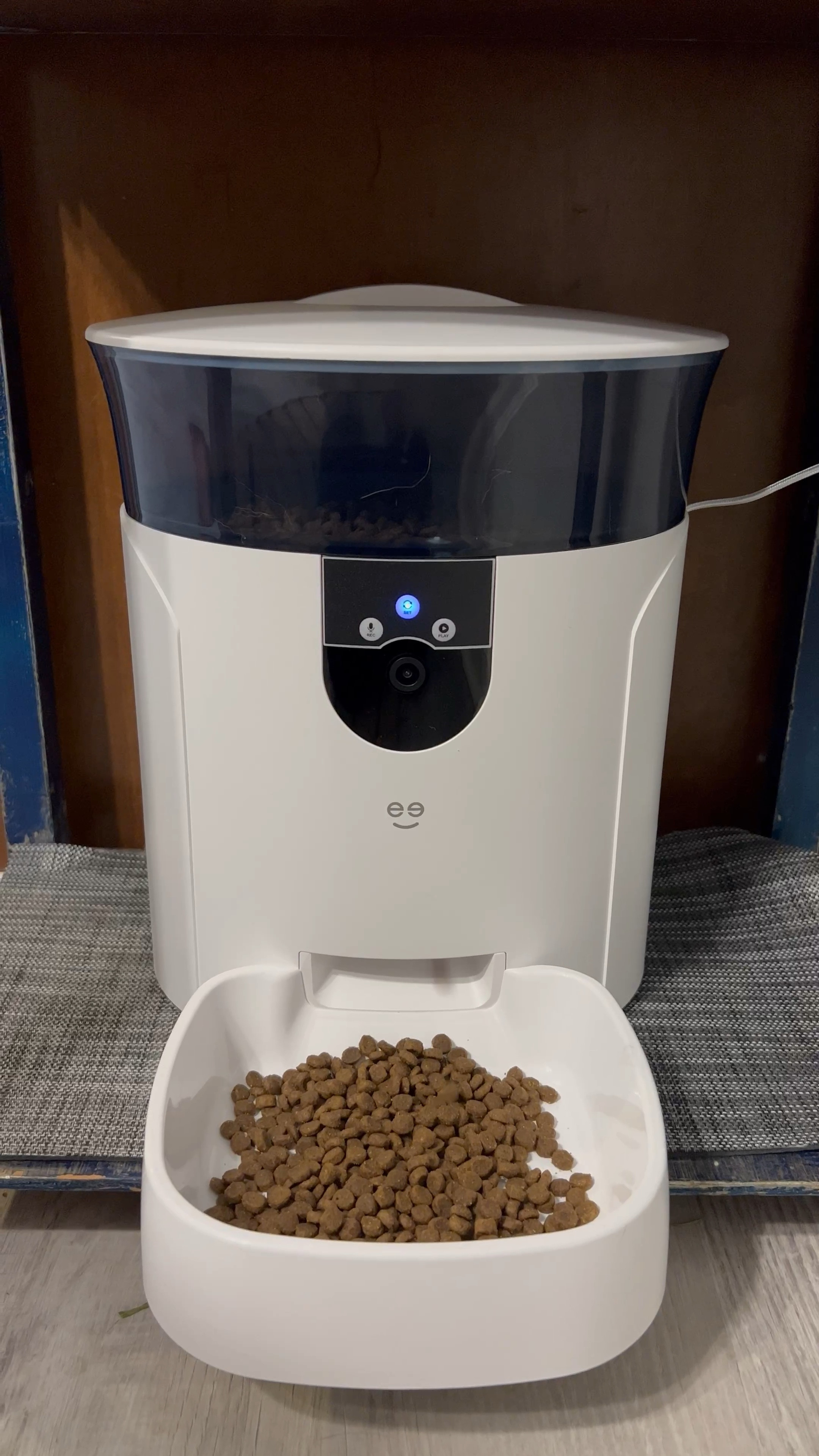 Geeni Pet Feeder Automatic Feeder with Camera