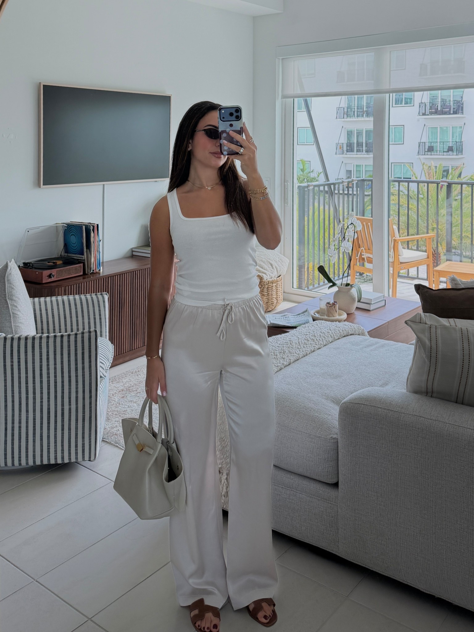 I love how comfortable but chic these pants are. They are so easy to dress up or down. 

#LTKstyletip