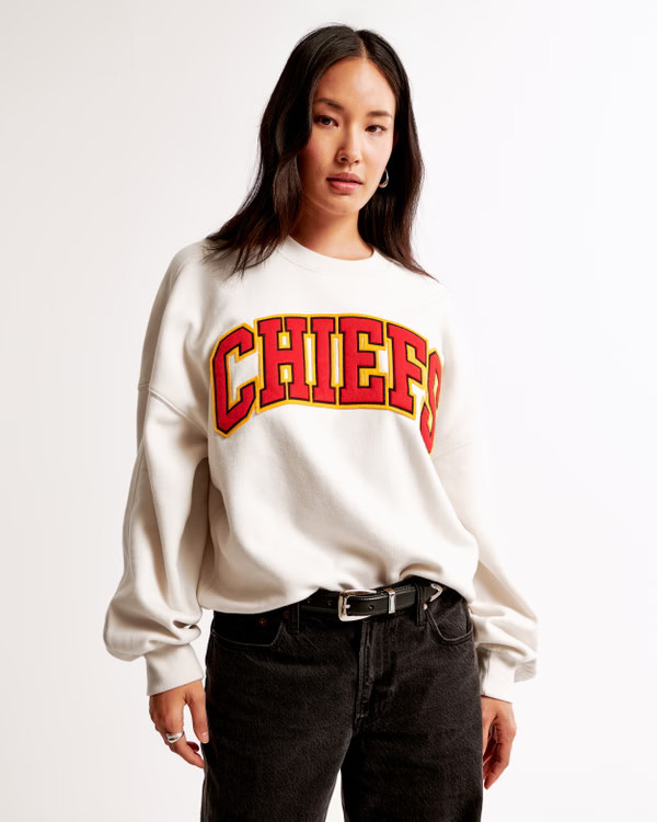 Kansas City Chiefs Graphic Oversized Sunday Crew | Abercrombie & Fitch (US)