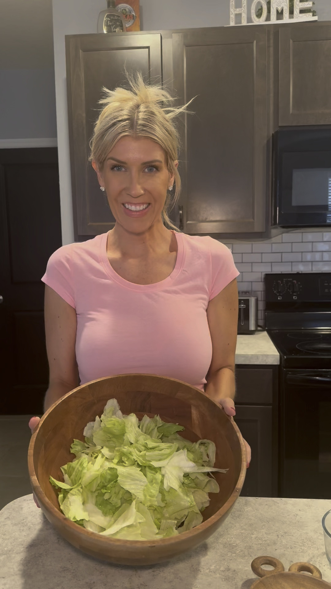 Salad bowl and utensils 

#LTKHome