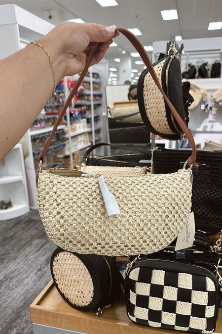This woven bag! So perfect for summer + some other new favs from @target 🌞
#ad #targetpartner

#targetstyle @targetstyle #wovenhandbag #strawbag #summerbag #raffiabag #summerbag #targetfinds 

#LTKitbag #LTKfindsunder50 #LTKSeasonal