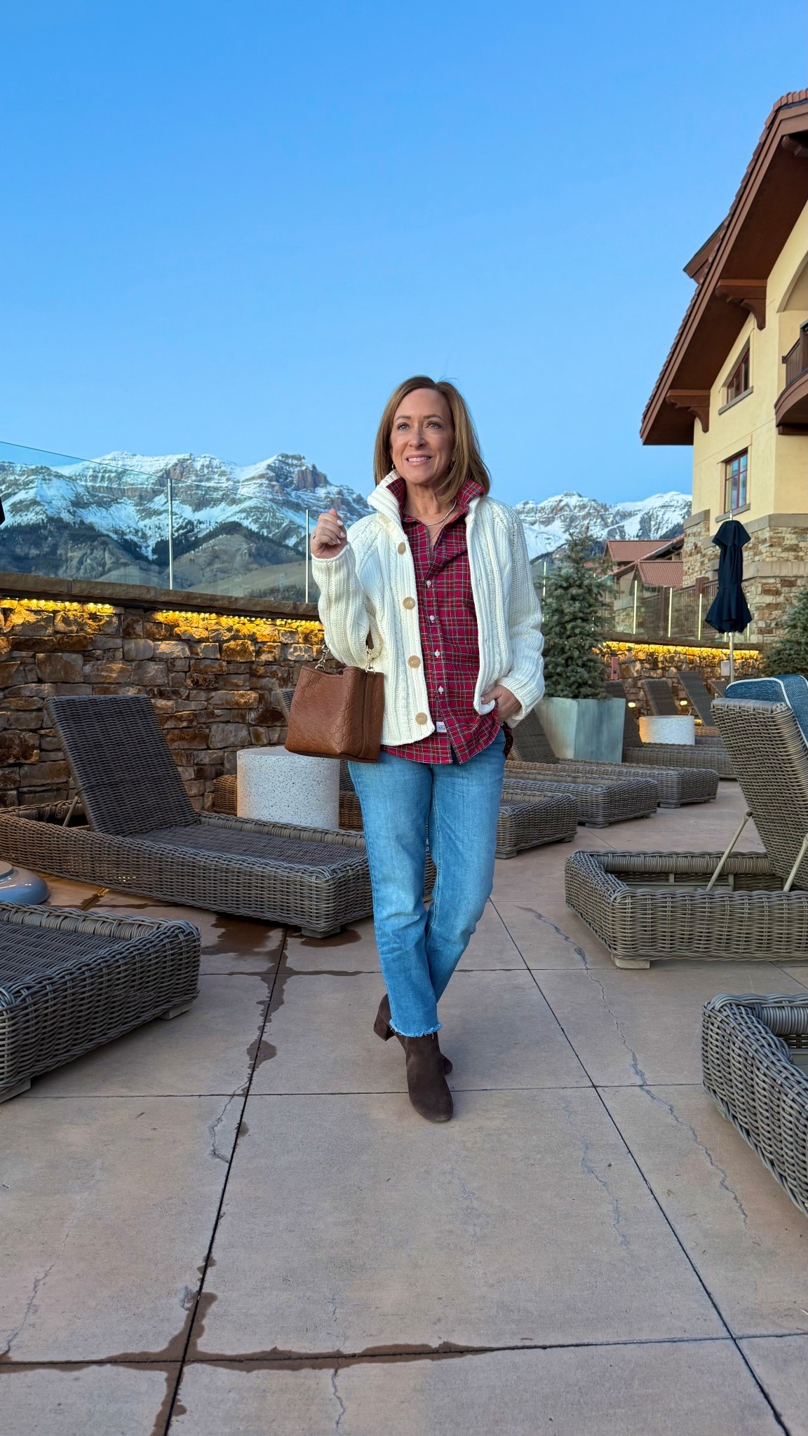 Weekend in Telluride ☀️ Cozy layers, mountain air, and a little style simplicity — my Mini Cotswolds cardigan paired with the Eile multicolor plaid flannel was the perfect combo for this getaway.
@FrankandEileen #FrankandEileenPartner #WearLoveRepeat


#LTKPetite #LTKOver40 #LTKootd