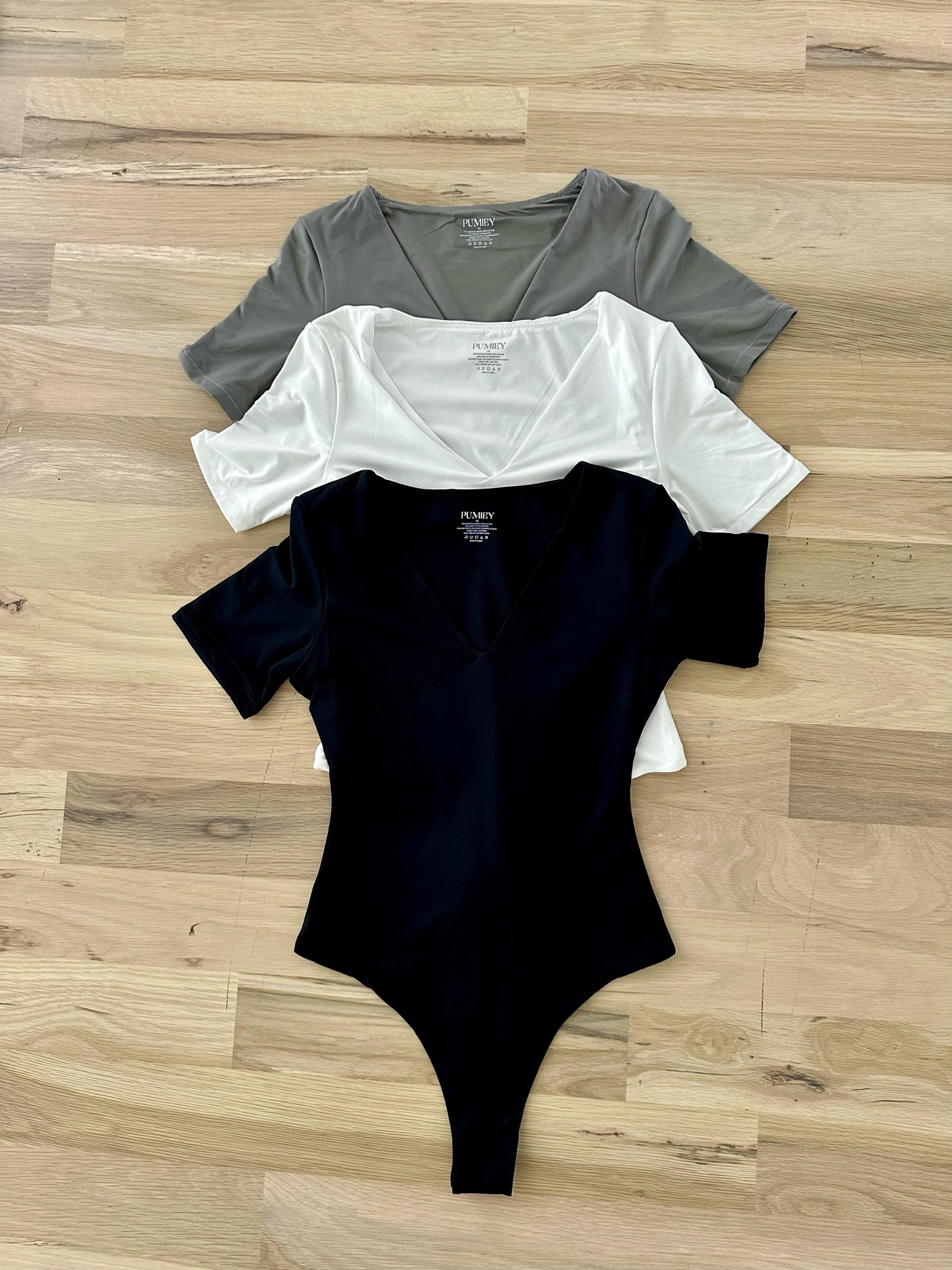 Amazon seamless v neck bodysuit size xs 

#LTKFindsUnder50 #LTKFindsUnder100