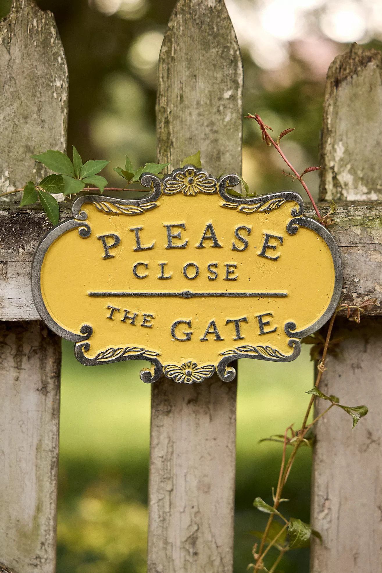Please Close the Gate Sign | Terrain