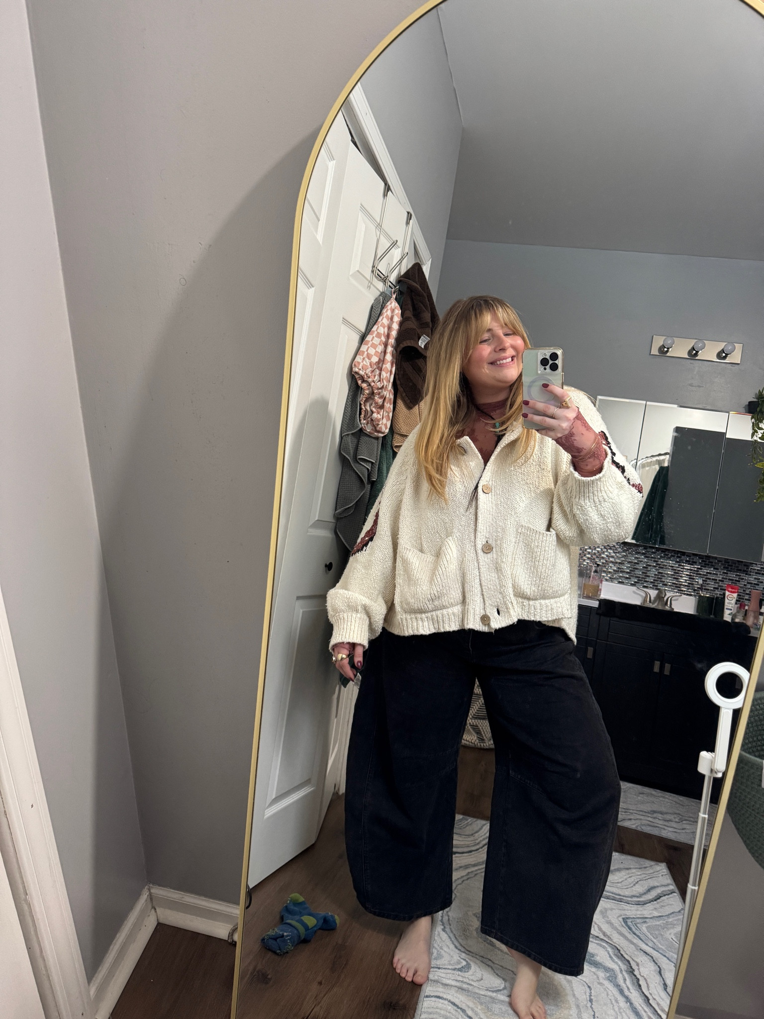 I love styling barrel jeans. They are so comfy. 

#LTKMidsize #LTKStyleTip #LTKPlusSize