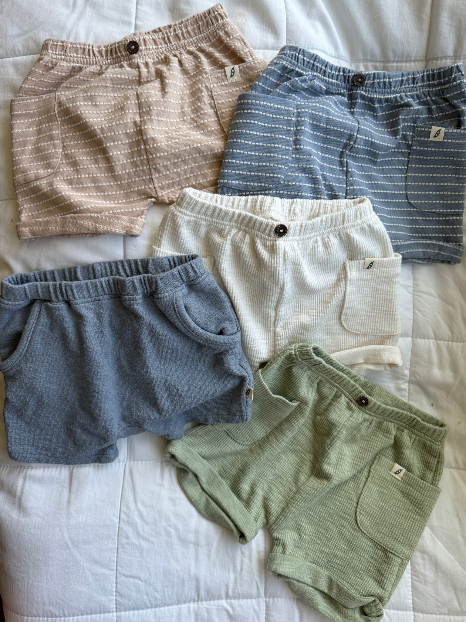 Best baby and toddler clothes! So soft organic cotton 🤍fee we be


#LTKkids #LTKfamily #LTKbaby