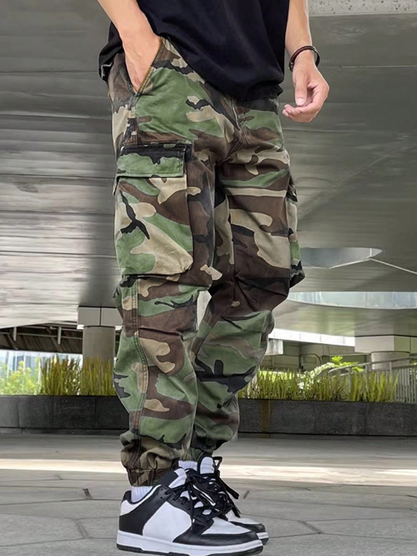 Manfinity Hypemode Men Camo Print Flap Pocket Cargo Pants | SHEIN