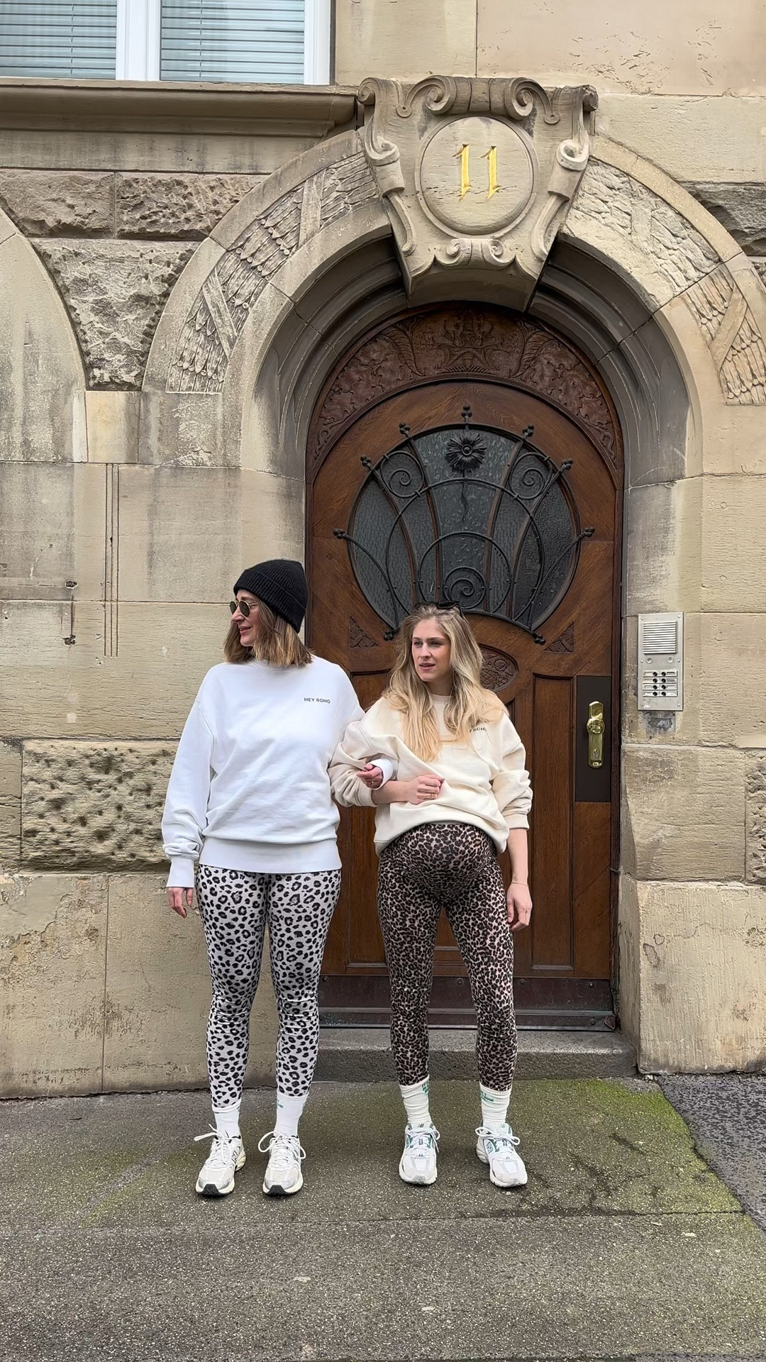 Same same but different. Hier findest du ein paar der Artikel, welche wir hier tragen. 