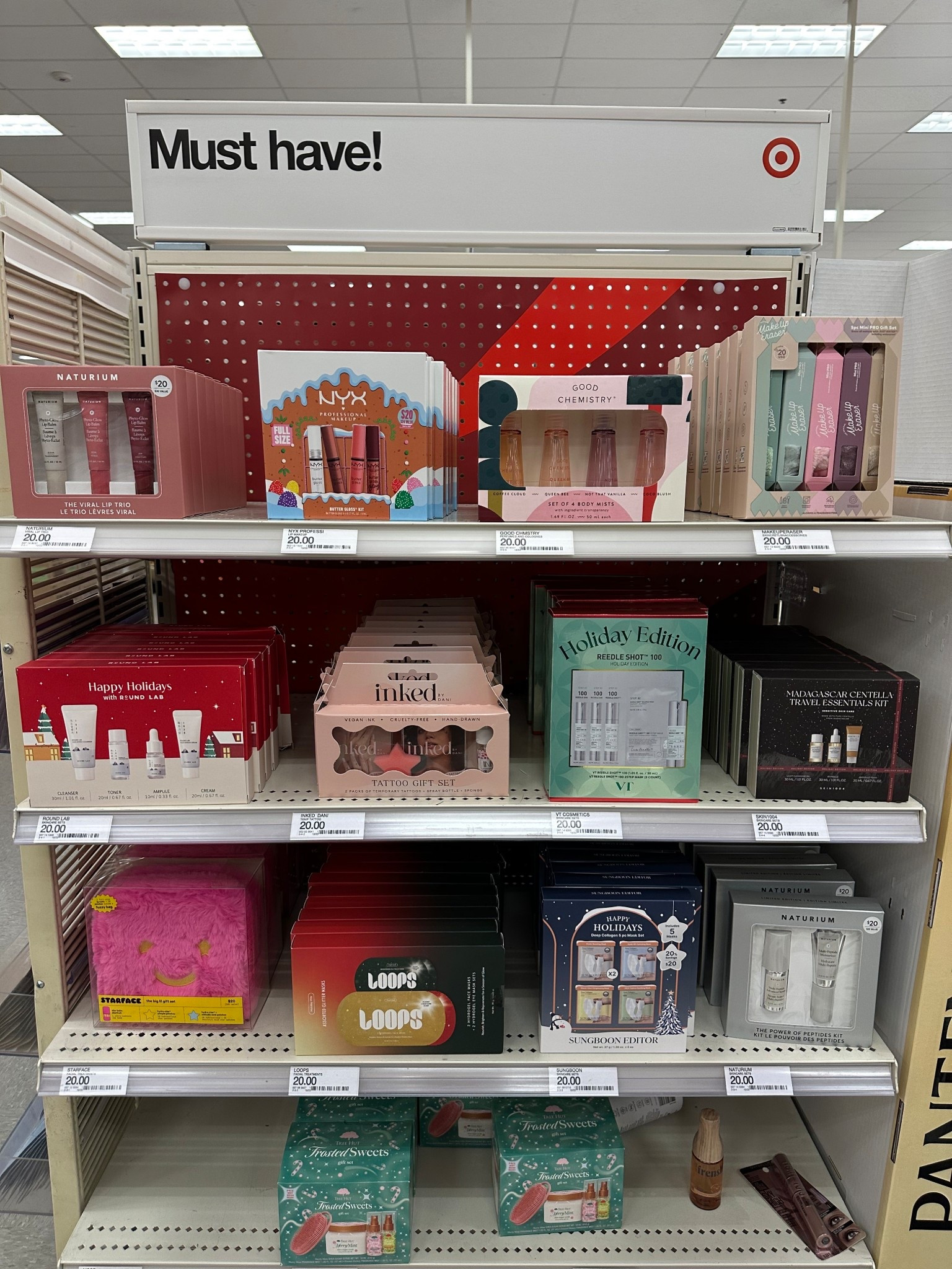 30% off target beauty gift sets 💋



#LTKSaleAlert #LTKHoliday #LTKBeauty