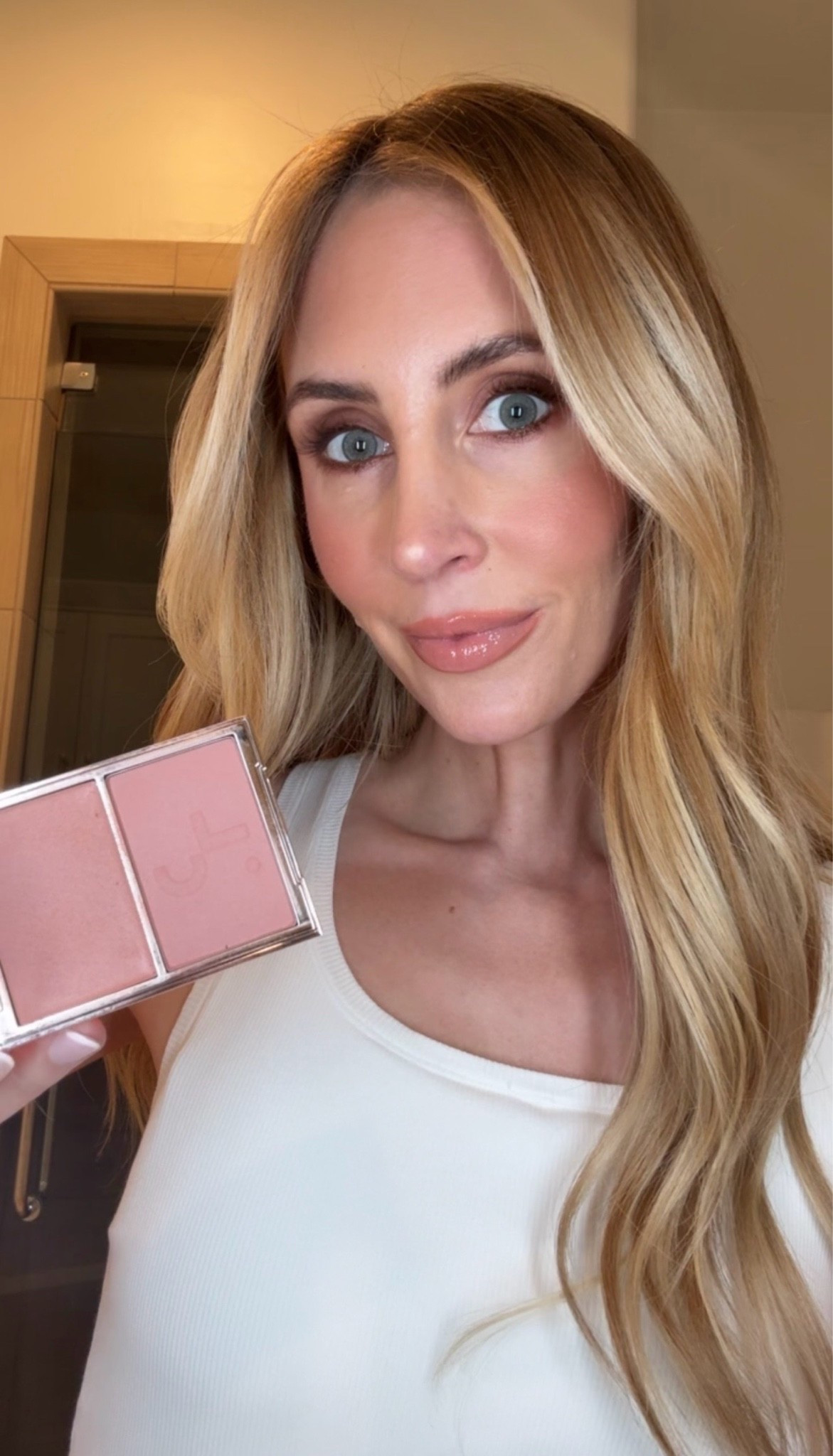 This blush is so natural and beautiful — I’m obsessed with this shade. It gives the perfect glow! Make sure to grab it at Sephora!   And shopping is easier than ever when you can buy online, pick up in store or get same day delivery! Make sure to join the Beauty Insider
Program for even more perks while you shop! #sephorahaul #sephorapartner @Sephora