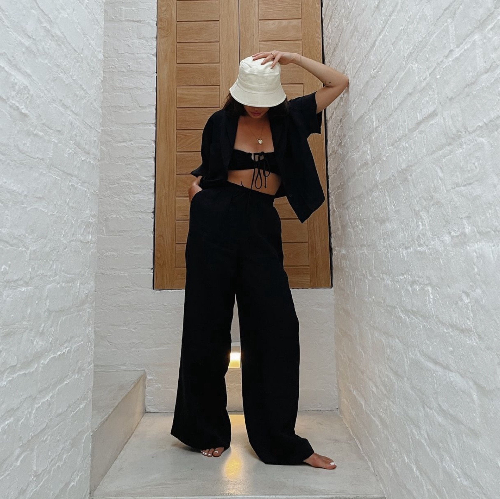 Keeping it casual in linen 🖤