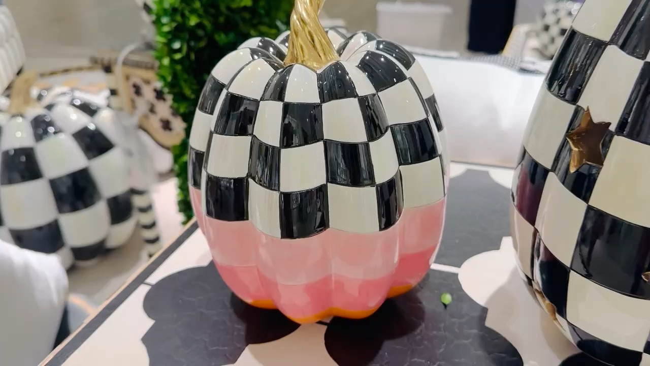 It’s the pumpkin season .

#LTKSeasonal #LTKParties #LTKHome