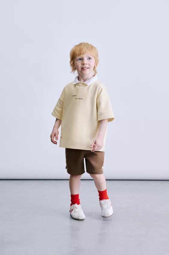 T-shirt with a round neck and short sleeves. Slogan print on the front. | Zara UK