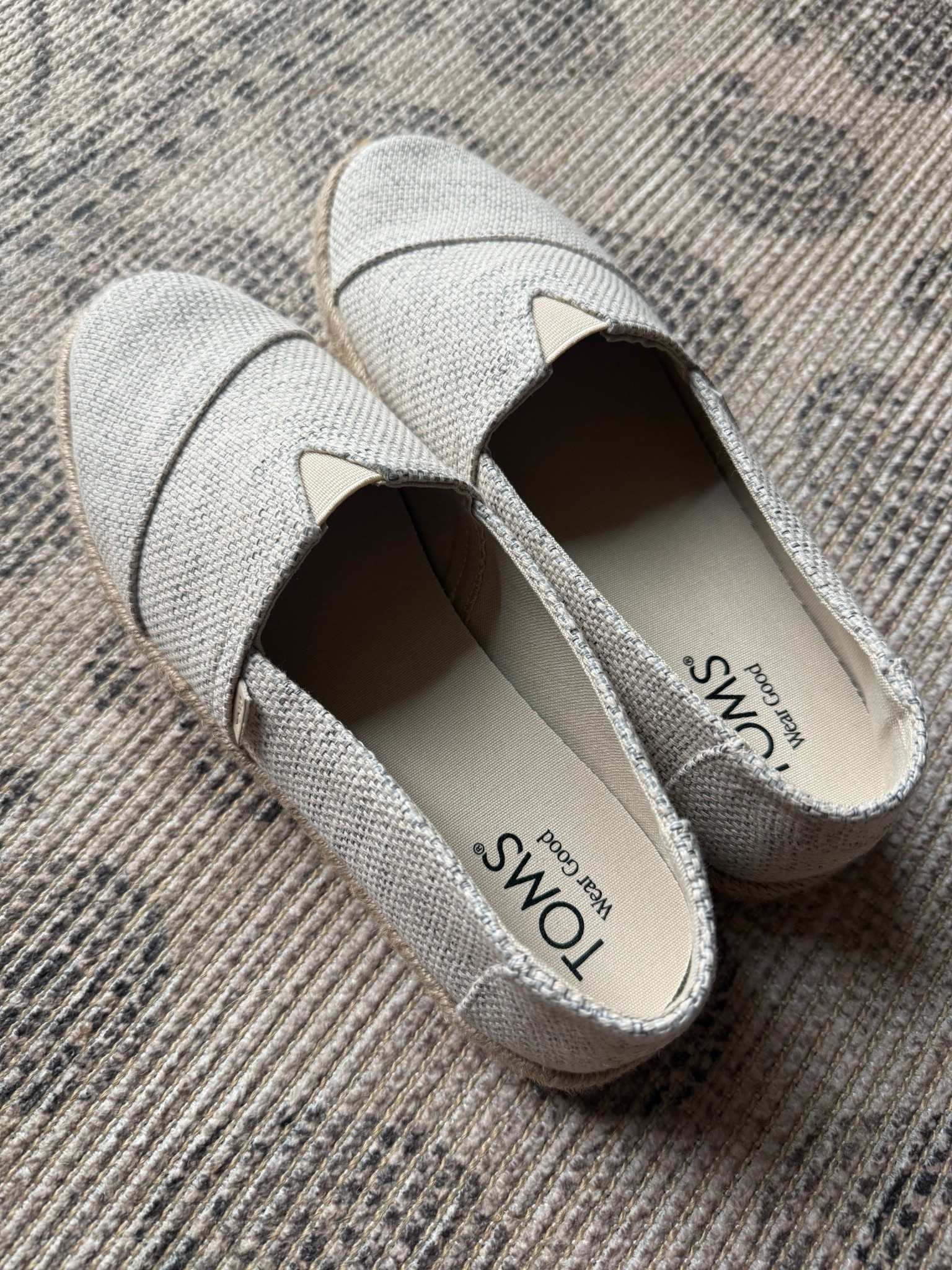 ✨ if you’ve been wanting a comfy everyday shoe that still looks cute with everything… these are IT

I’ve been wearing these nonstop — perfect with jeans, leggings, errands, travel… literally everything

will link them plus I found tons of great options on sale right now too 

#LTKdayinmylife #LTKSaleAlert #LTKmomlife