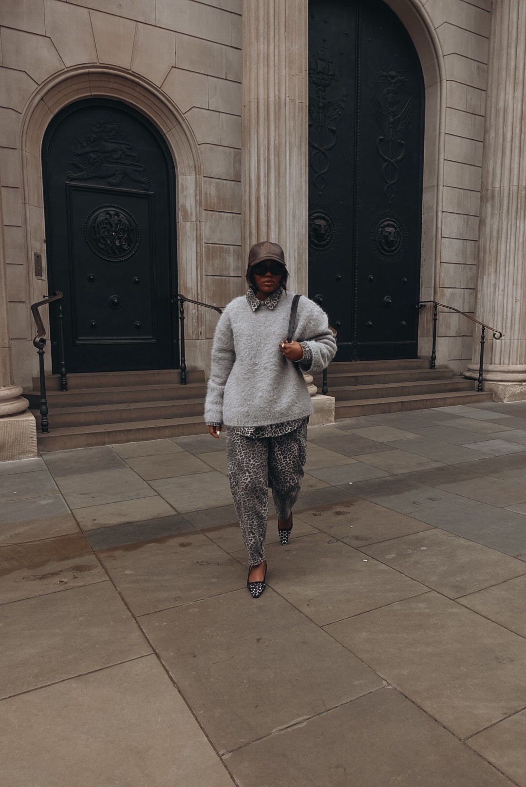 Print Denim and leather brown face cap

#LTKFashionMonth #LTKuk #LTKeurope