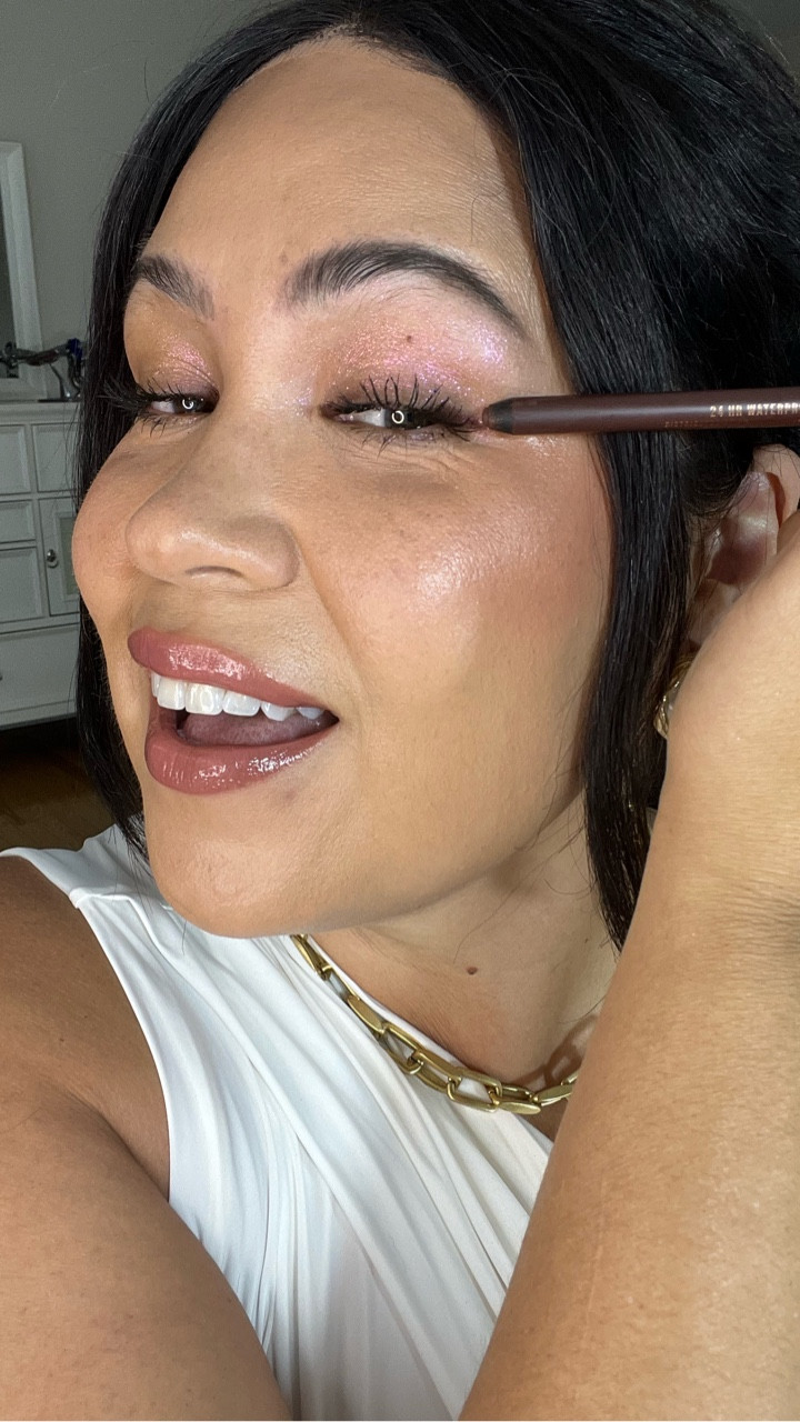 Over 40, easy eyeliner tutorial. 

All my recommendations are always listed in my #ltk 

#eyelinertutorial #easymakeuptutorial #agingskin #matureskin #matureskinmakeup #nofiltermakeup #realskin @personacosmetics @morphebrushes @nyxcosmetics @milkmakeup @rarebeauty

#LTKFindsUnder50 #LTKBeauty #LTKOver40