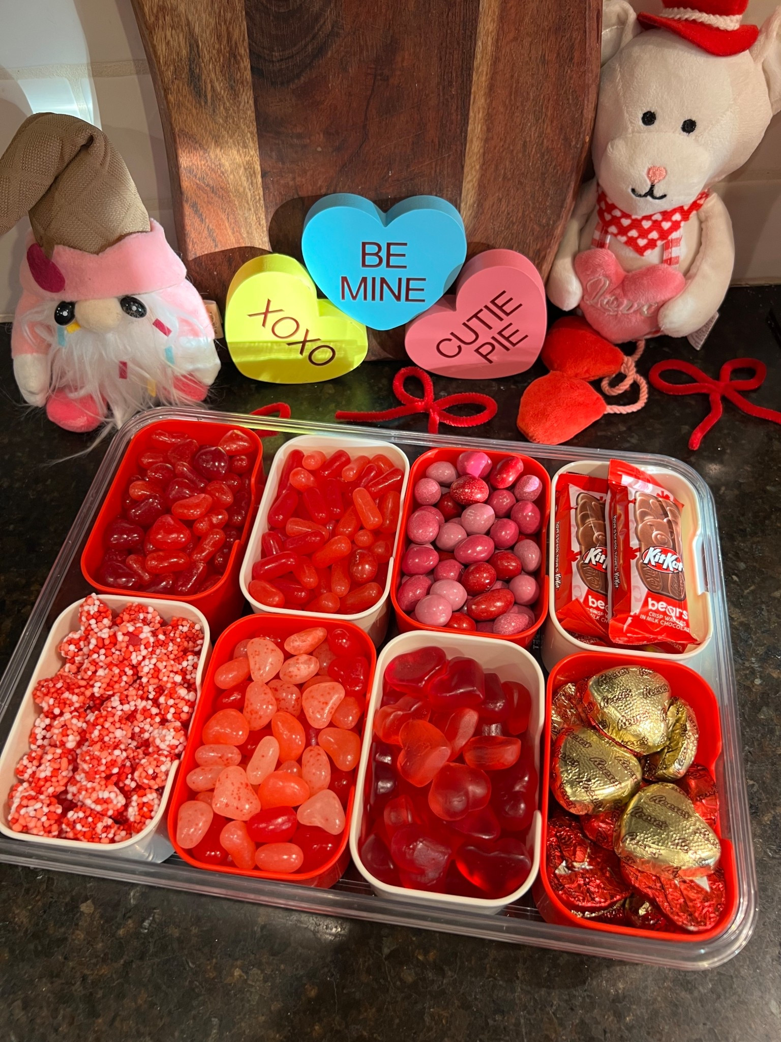 Valentines candy snack box🧸💌🎀

#LTKfoodie #LTKValentine #LTKHome

#LTKfoodie #LTKValentine #LTKHome