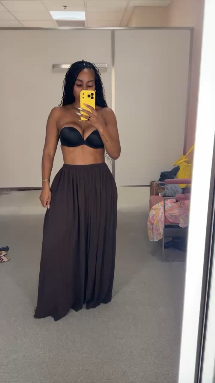 Flare linen pants currently on sale!  Comes in two different colors!!

#LTKootd #LTKMidsize #LTKSaleAlert