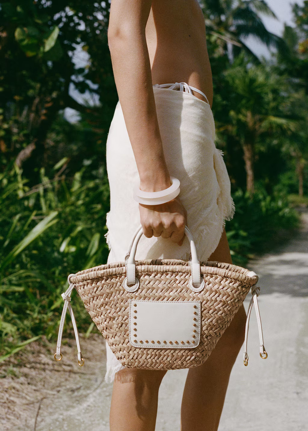 Small double-handle natural fiber basket off white - Women - One size - MANGO | Mango (US/MX/AU)