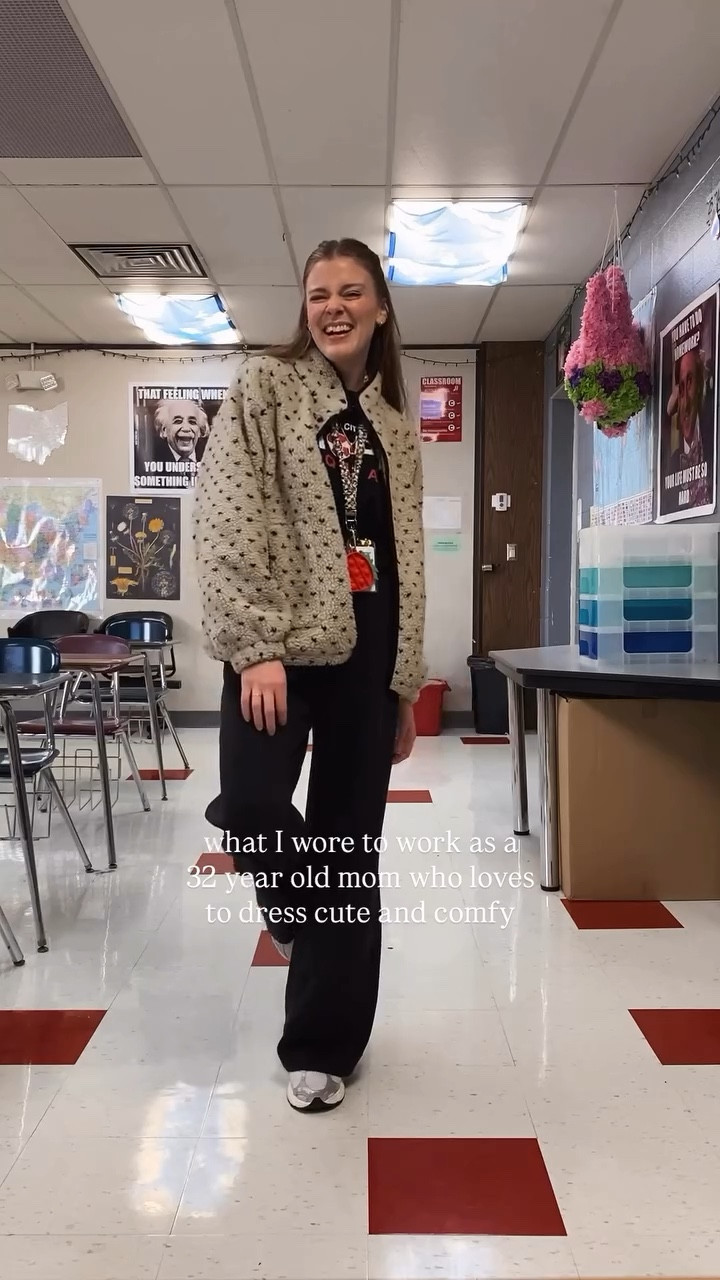 Happy Wednesday! 🤎 today was a bit warmer than the past few days and the sun was shining — so I’ll take it! 🌞

Todays outfit ft my hope squad tshirt, comfiest fleece jacket, and these must have comfy pants!! 

**hope squad is school based, peer to peer suicide prevention program. We help promote mental health awareness, foster inclusion, and help reduce the stigma surrounding seeking help. I’m so very thankful to be a part of this program at my school 🤎

#outfitinspo #amazonfashionfinds #ootd #outfitoftheday #teacheroutfit
