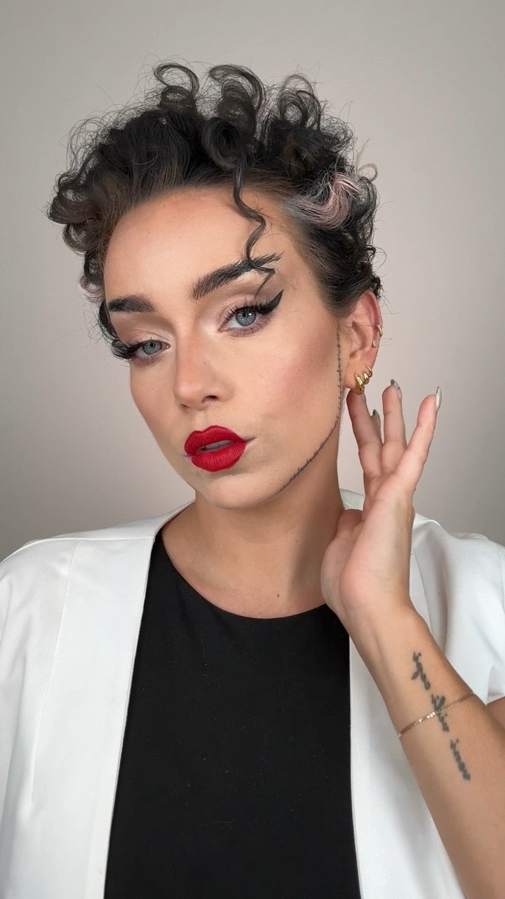 Bride of Frankenstein makeup look  

#LTKVideo #LTKHalloween #LTKbeauty