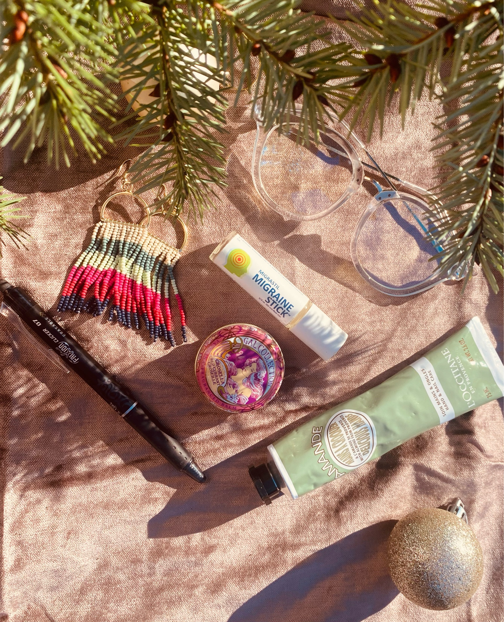 Here’s my teacher Secret Santa gift guide…quality and useful self care goodies for the teachers in your life 🎁

#LTKGiftGuide #LTKfindsunder50 #LTKCyberWeek