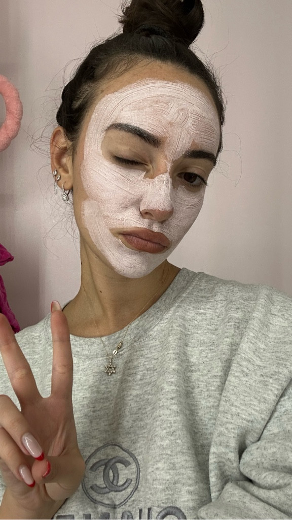 Korean skincare changing the game per usual! This pink Himalayan sea salt clay mask is not messy, easy to wipe off post drying, and leaves my pores tightened and skin FLAWLESS!!! 

#LTKFindsUnder100 #LTKSaleAlert #LTKBeauty