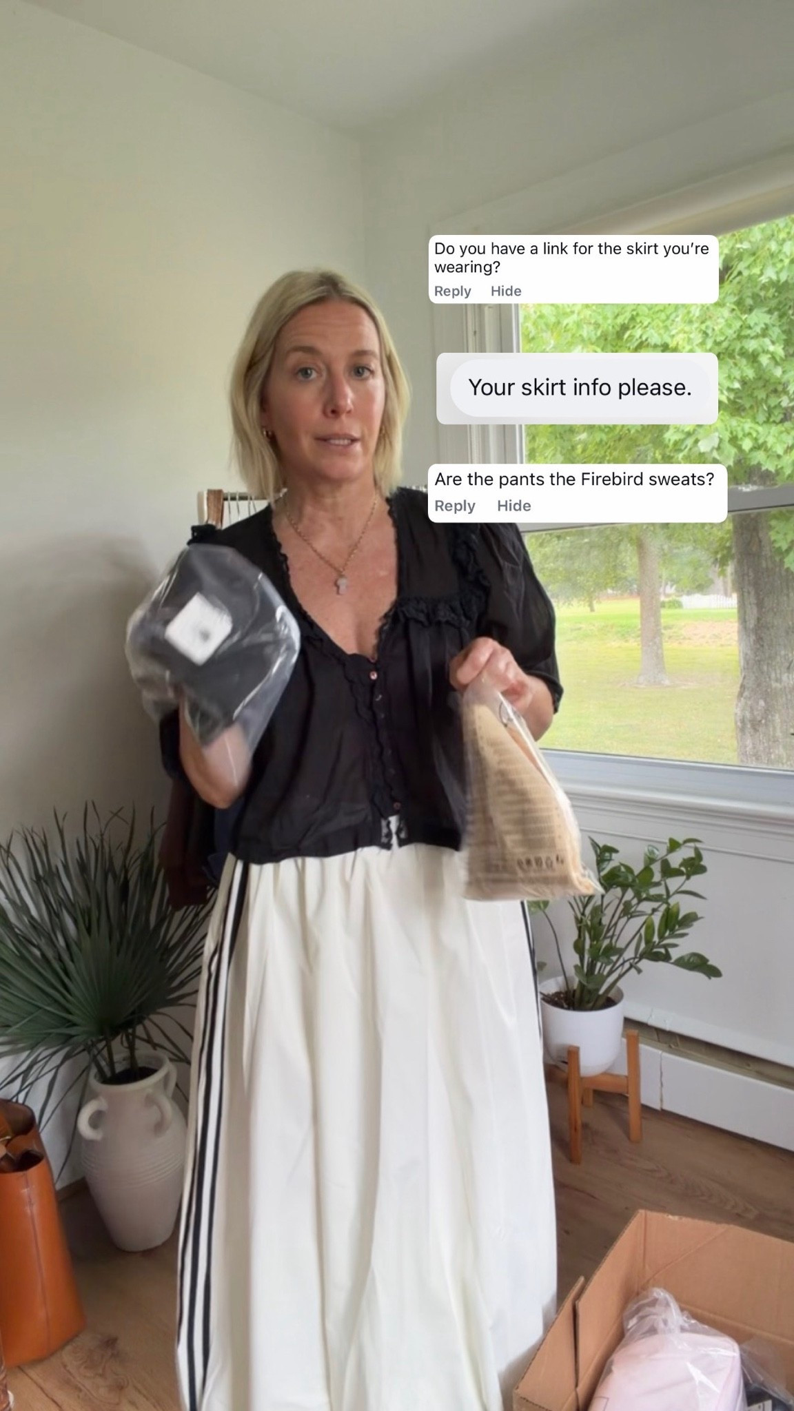 Can only find the skirt in eBay now. Linked for you!

#LTKootd #LTKSeasonal #LTKOver40