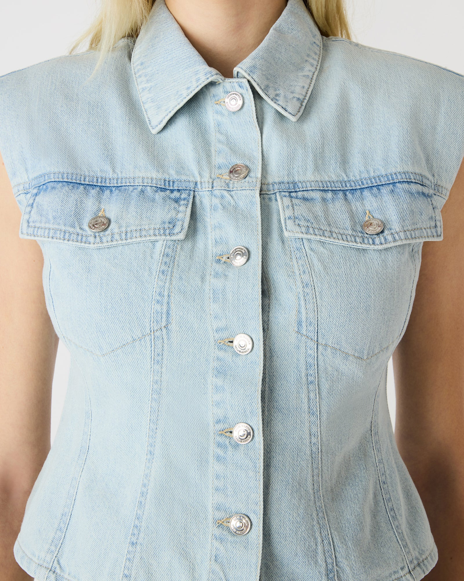 CASSADY Sulphur Spring Denim Button-Up Collared Women's Top | Steve Madden (US)