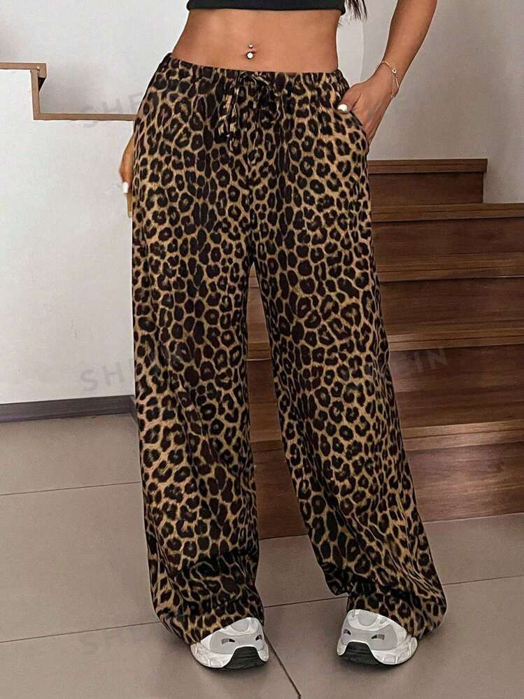 SHEIN EZwear Plus Size Women Fashionable Leopard Printed Wide Leg Pants | SHEIN