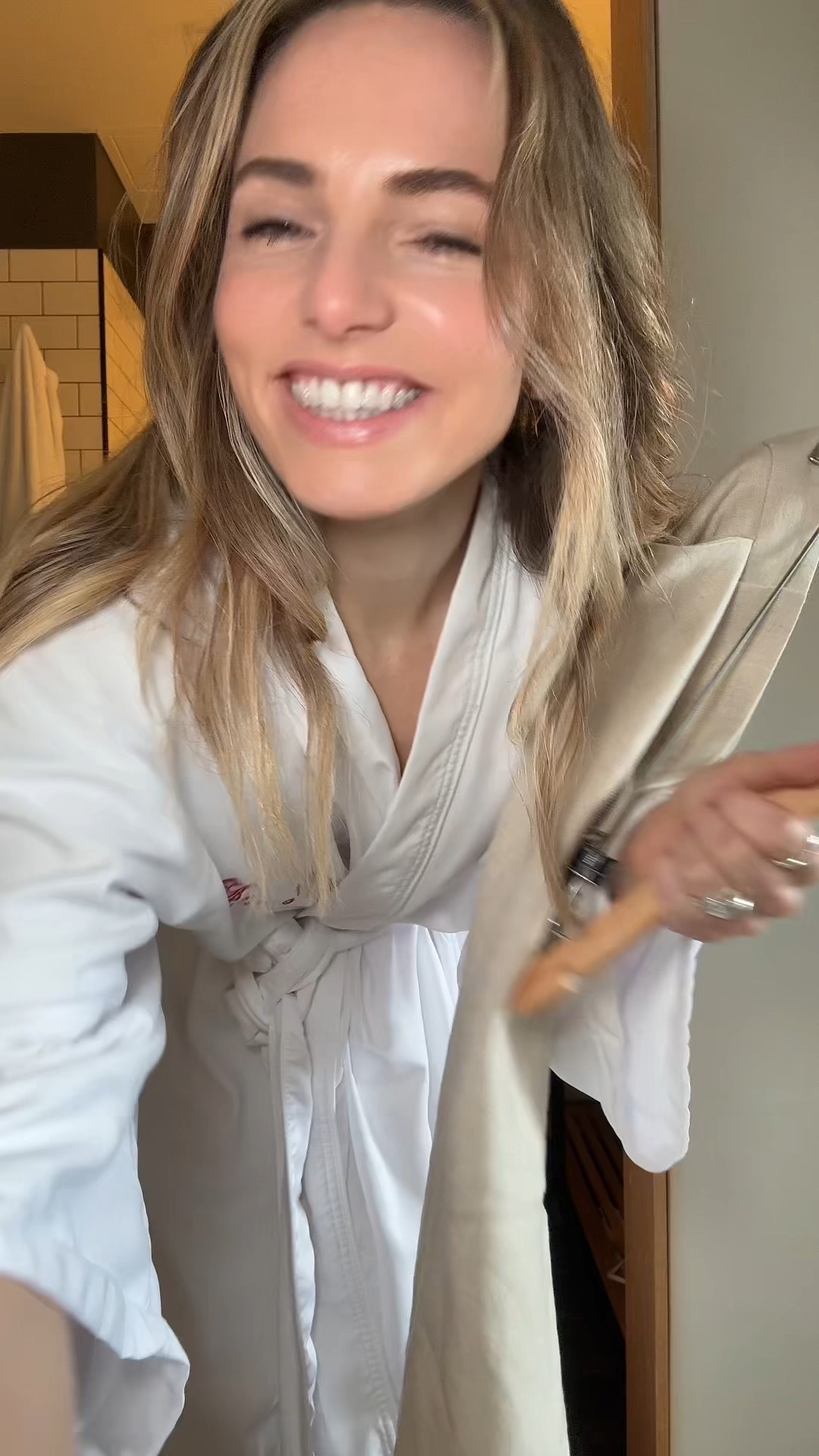 get dressed with me for the conference in New York (continuing the trend of chaotic get ready with me’s 😋) this was the final look - a linen pencil skirt + classic blue button down combo that feels polished but still relaxed. i love the contrast of the structured shirt with the softness of the linen - it’s giving quiet luxury meets fall fashion corporate girlie ✨
i finished the look with my favorite OSEA Undaria Algae Body Oil as perfume (the scent lasts all day and smells so fresh and clean). you can use code LAURENV to save on your OSEA order 🤍
#corporategirl #conferenceoutfit #businesscasual #OSEAMalibu #corporateoutfits 


#LTKTravel #LTKWorkwear #LTKSeasonal