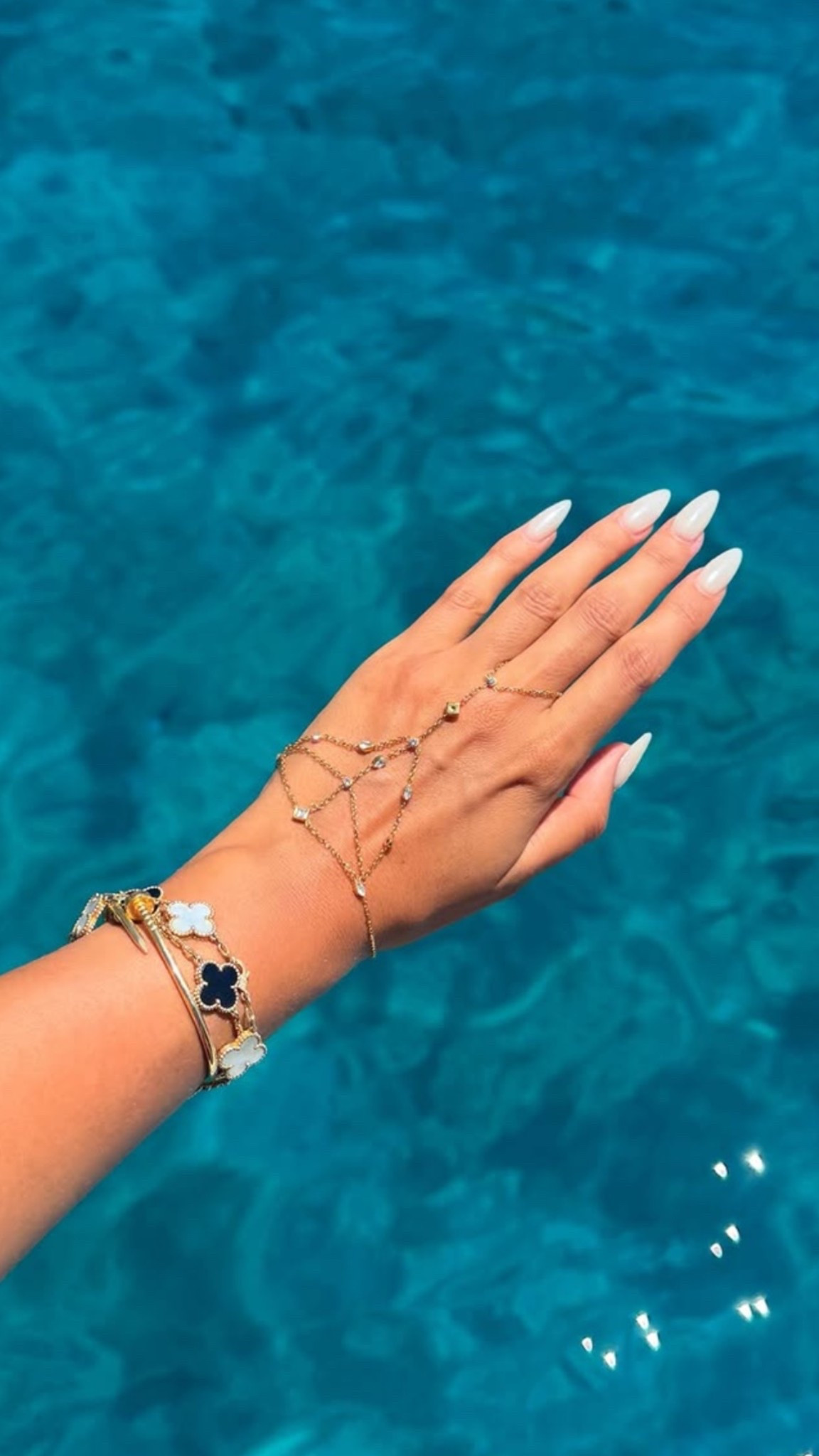 the most beautiful waterproof hand chain!

#LTKsummer #LTKeurope #LTKgiftguide