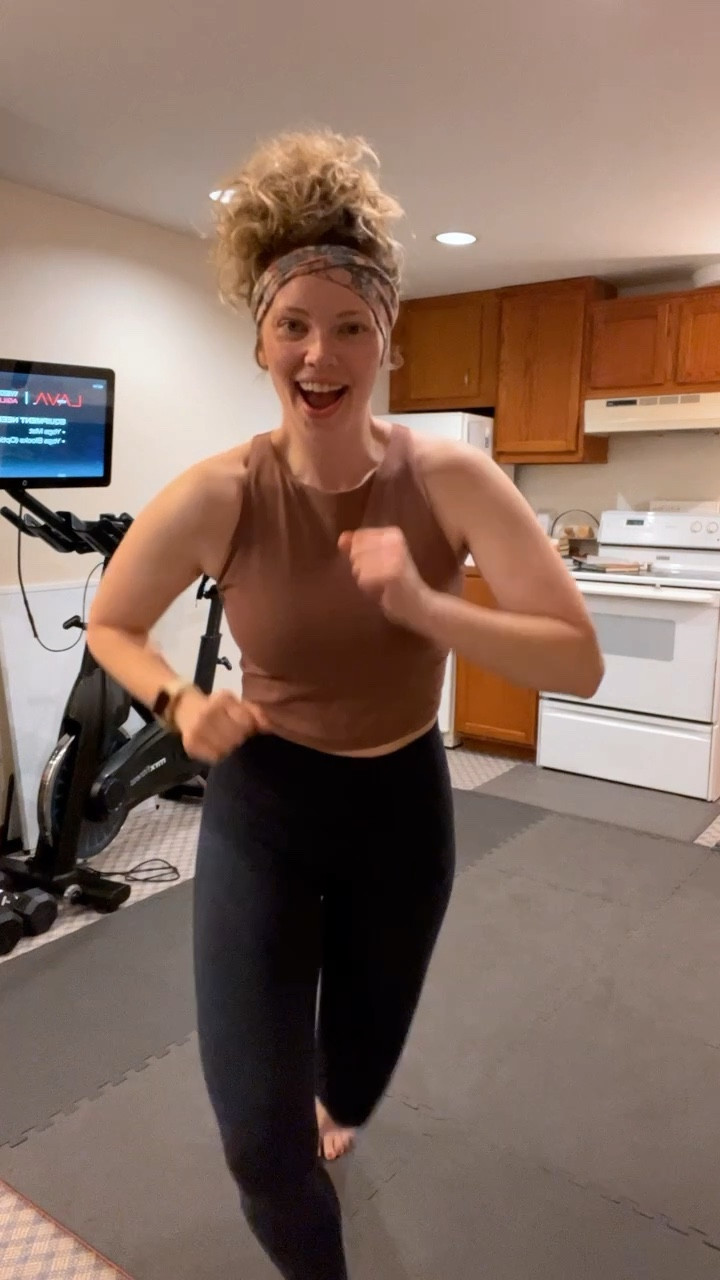 When you’re nursing… it’s not fun when your b**bs are falling out during workouts 😅 so I like opting for high neck sports bras to keep everything in their place! Lol a size medium is perfect for me right now! 

These leggings are seriously so comfy and are the closest leggings I’ve found to compare to lululemon! I get a size medium in these and they fit great! 