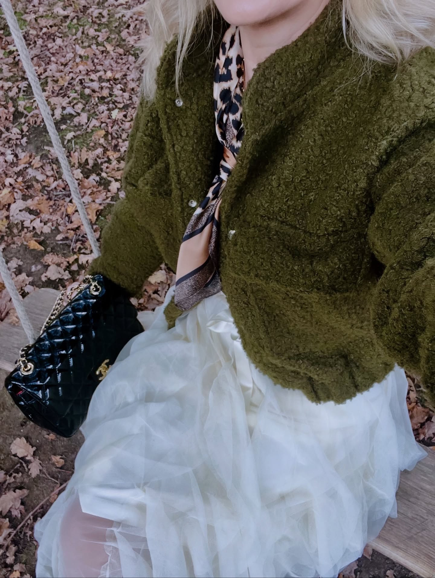 #ootd 

Keeping it cute and autumnal today 🤎💚🤍

#mumstyleinspo #mumstyle #whatiwore #mystyle #overfortystyle #overforty