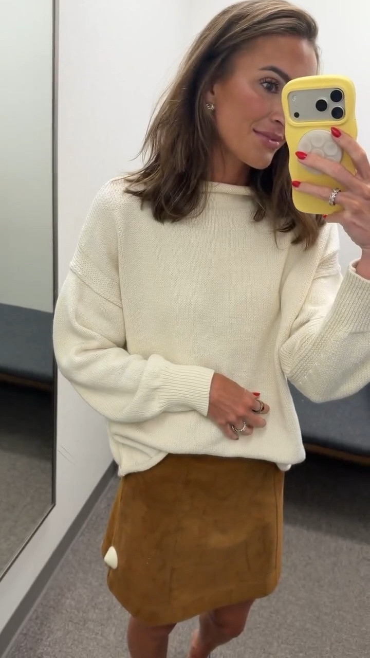 Can’t say no to a good free people sweater 🫶🏼 on major sale too! Runs a little big