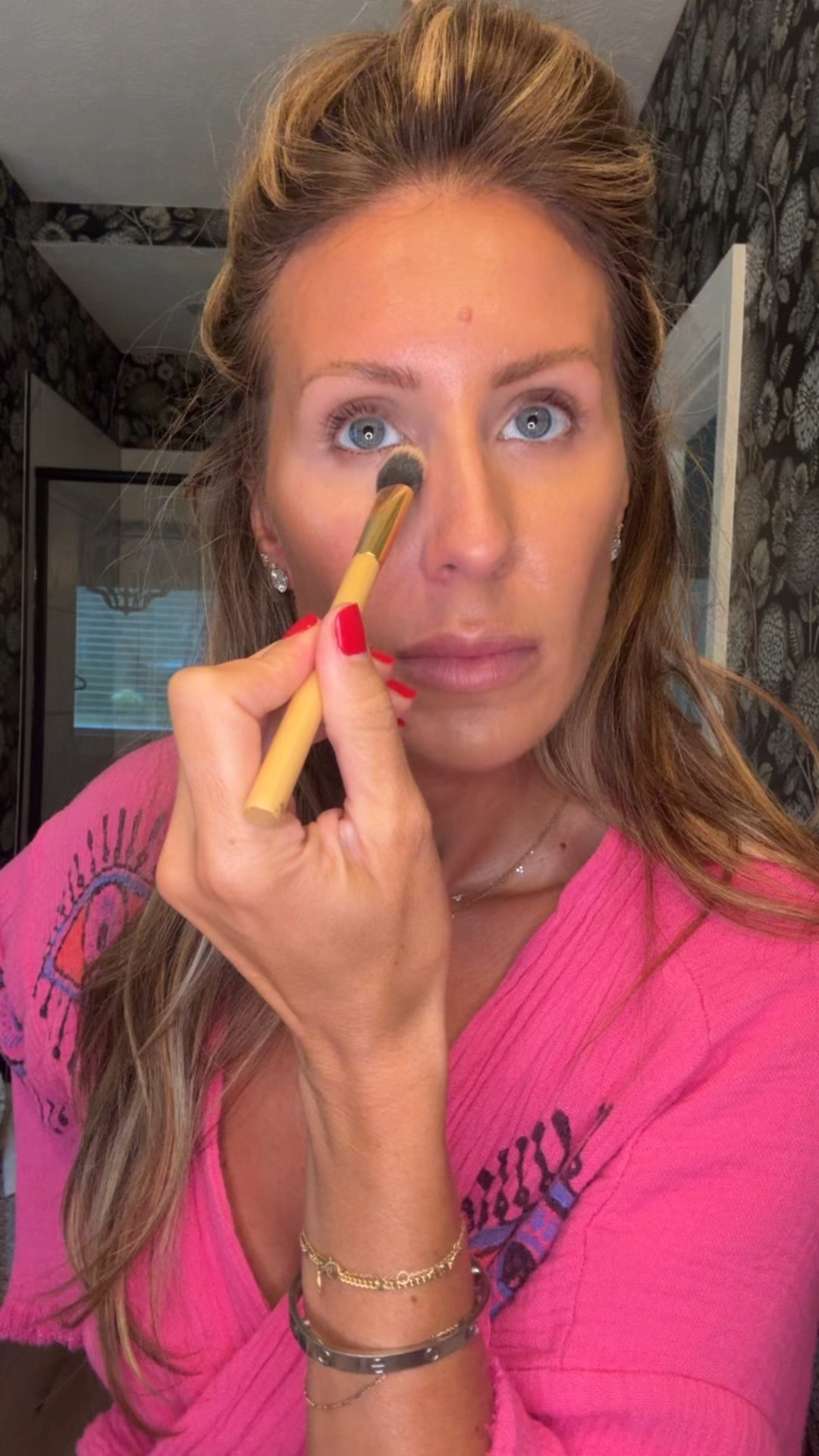 Amazon robe and today’s makeup


#LTKBeauty #LTKMidsize #LTKFindsUnder100