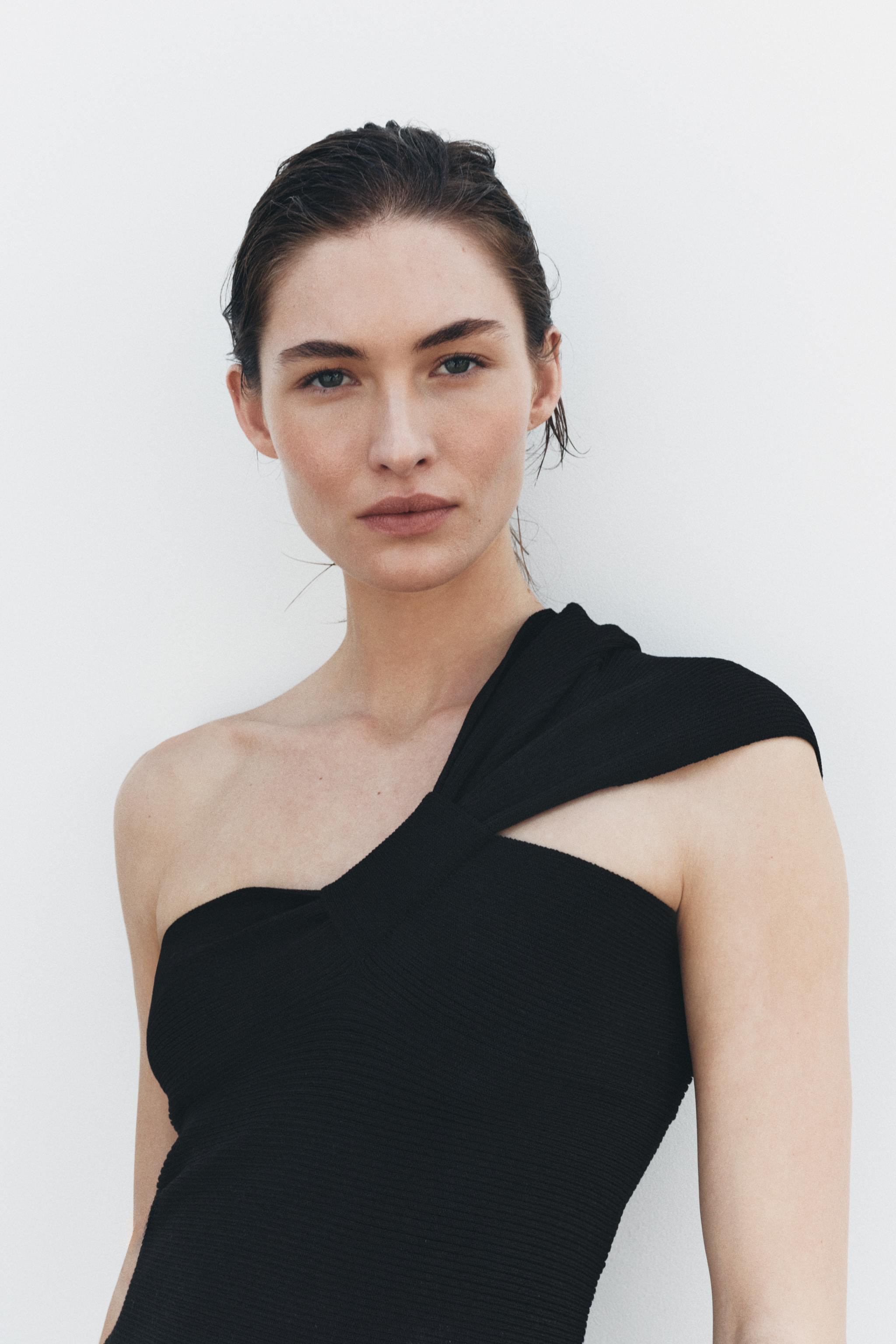 ASYMMETRIC KNIT TOP | Zara UK