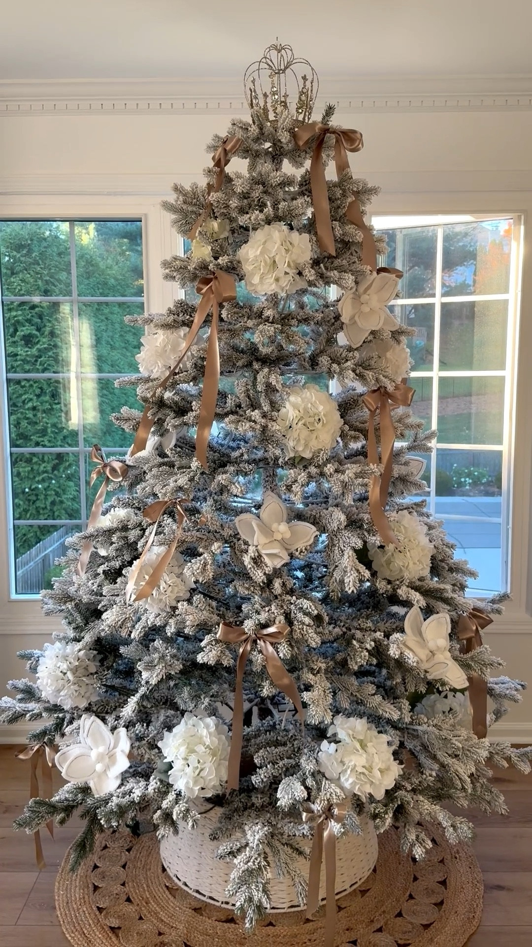 Christmas tree, Christmas  decor

#LTKHome #LTKHoliday