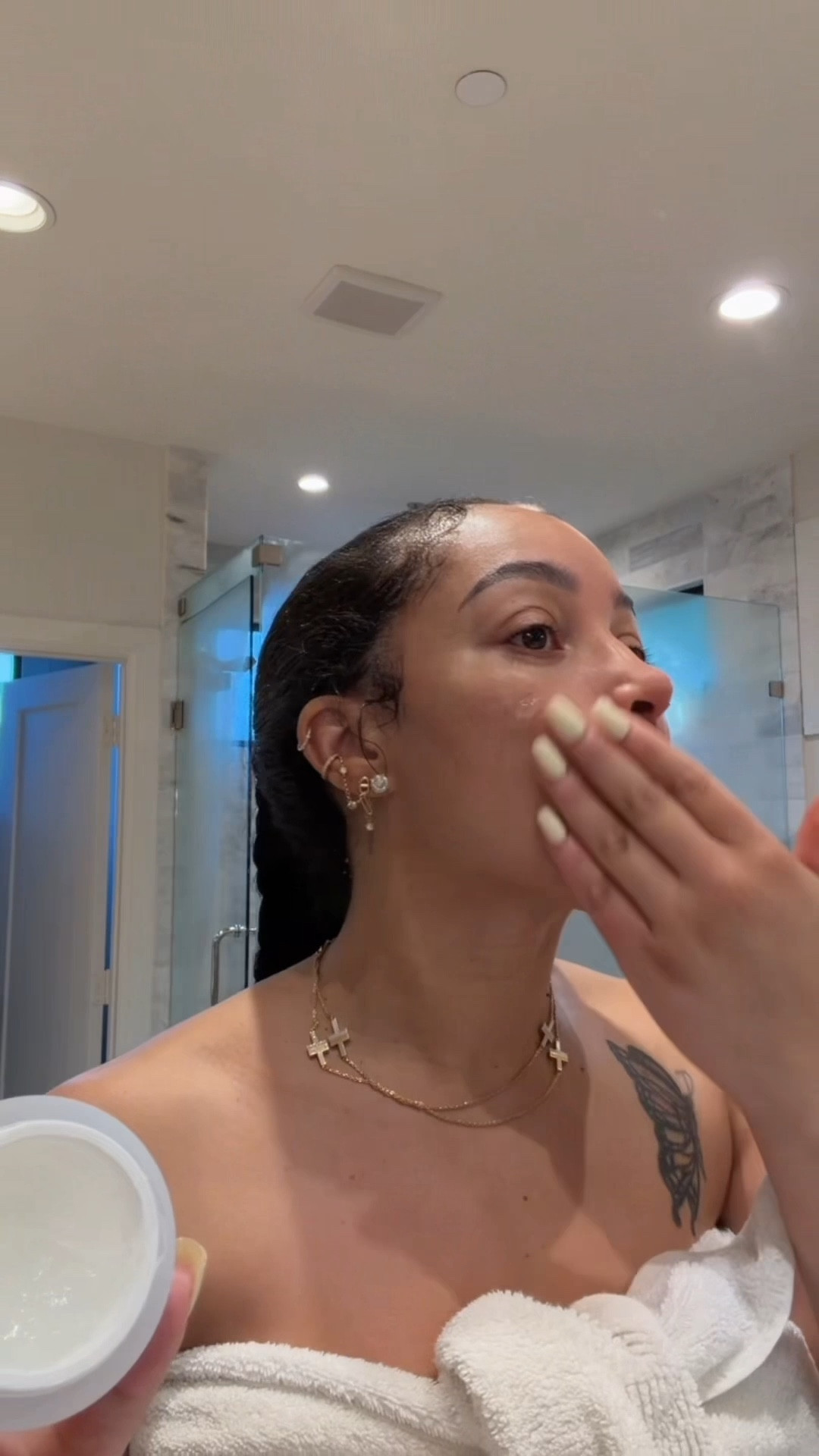 My gym skin care routine. Very hydrating. Very demure 

#LTKBeauty #LTKFindsUnder100 #LTKStyleTip