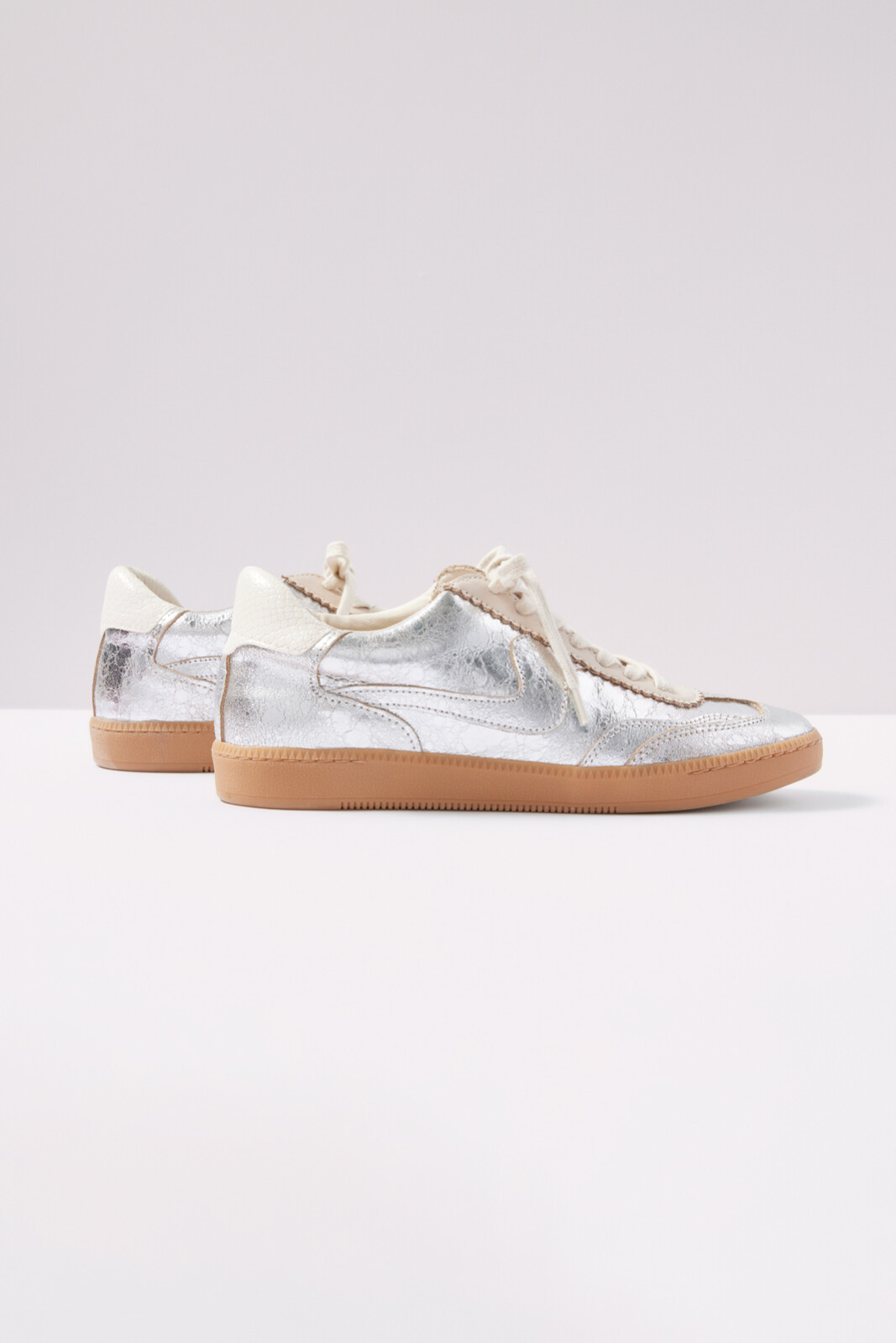 Notice Sneaker | Evereve