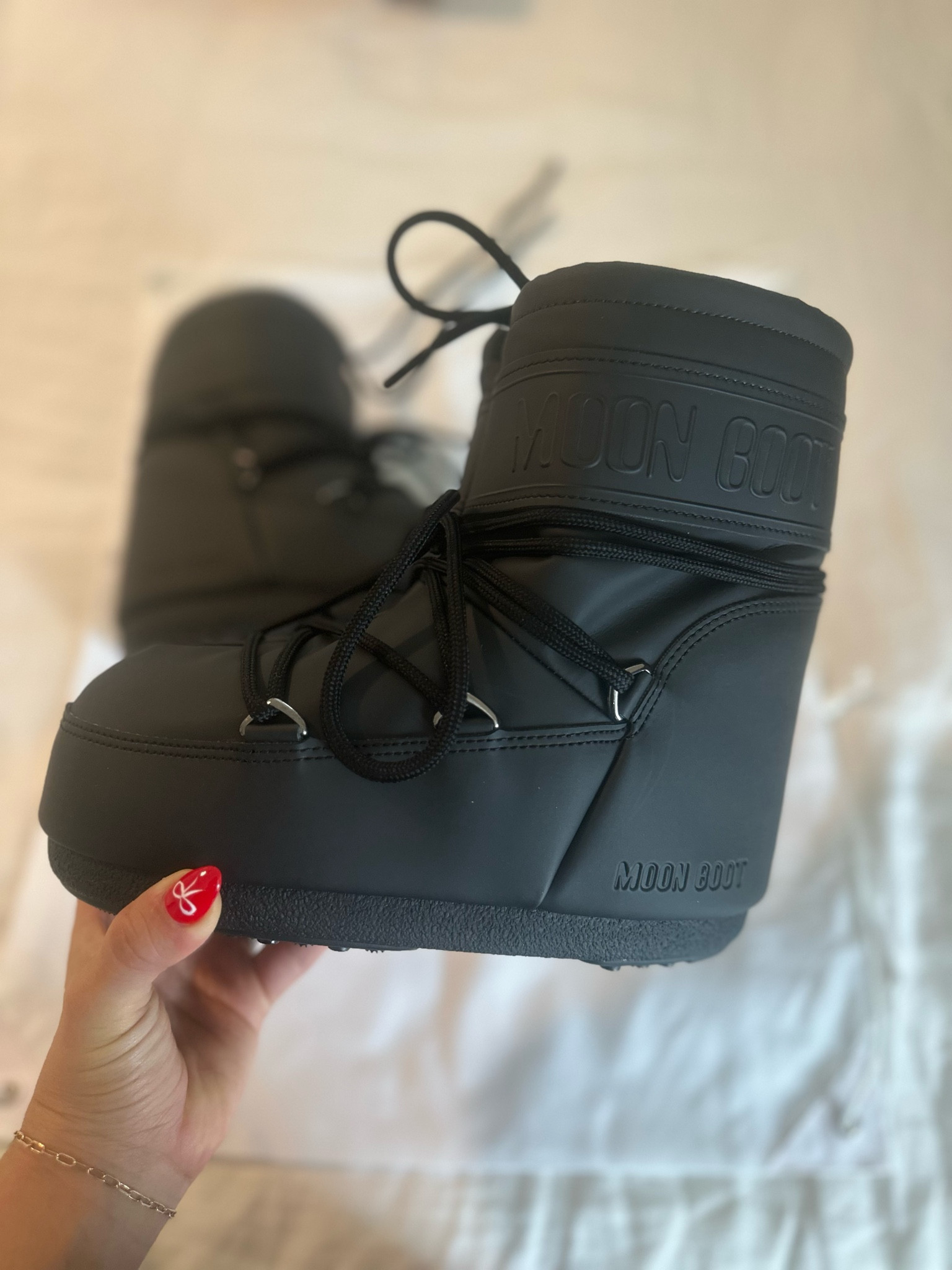 After years and years of Colorado trips we finally got some moon boots😝. Can already tell they’re super warm❄️❄️❄️

#LTKTravel #LTKSeasonal #LTKHoliday