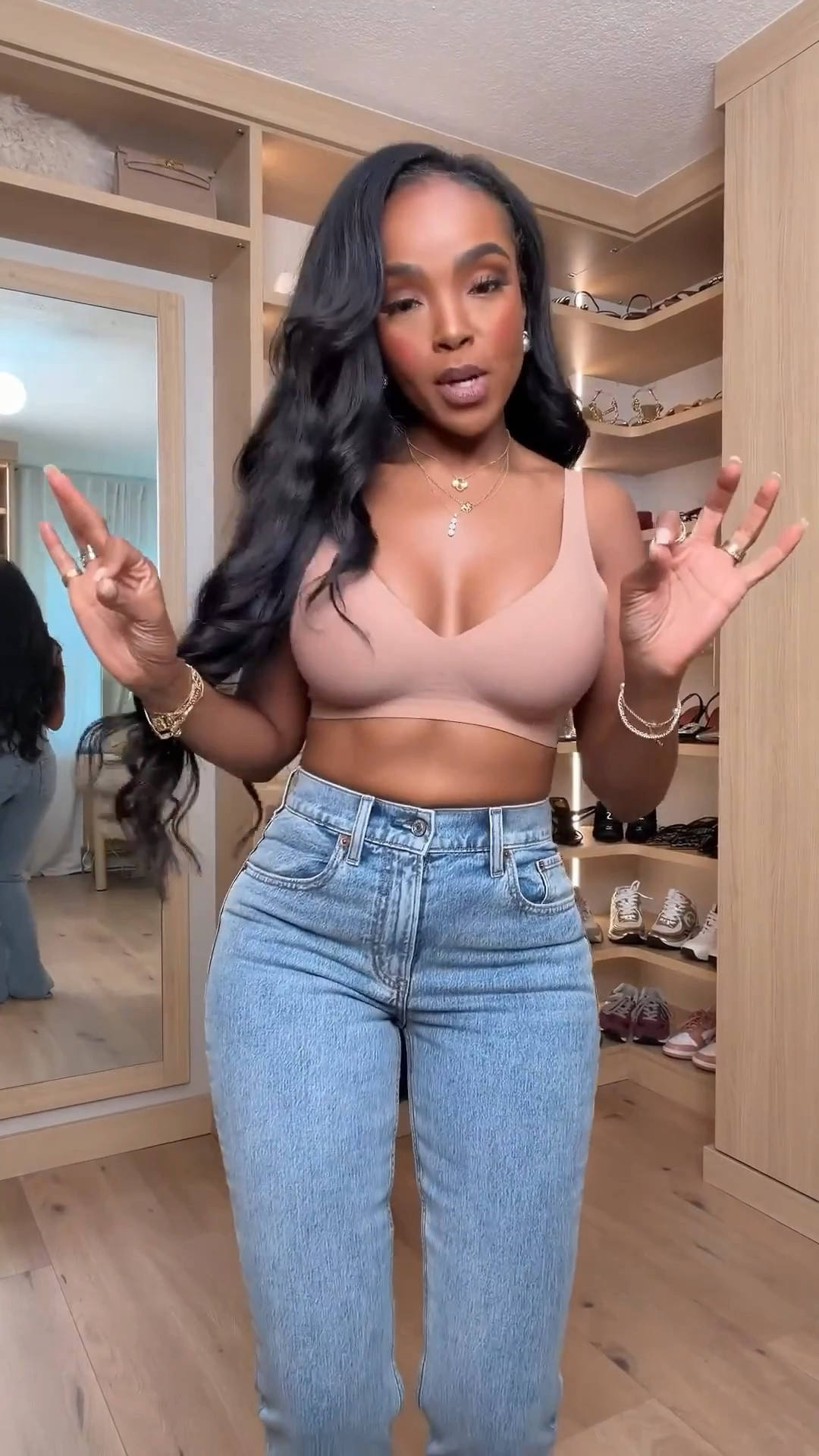 an everyday essential i actually wear — this seamless bra from @Oeak is one of my favorite affordable basics. super smooth, supportive, and perfect under fitted tops without showing lines. i paired it with classic denim for an easy, wear-anywhere combo that feels comfortable but still put together.

perfect for errands, everyday wear, layering under basics, and comfy weekend outfits.

📏 Sizing: Bra (Small)
📏 Measurements: 5’4” • 138 lbs • 34D • 27” waist • 40” hips

seamless bra outfit ideas, smoothing everyday basics, affordable wardrobe staples, casual denim looks, layering essentials, elevated everyday style

everything linked below for easy shopping

follow me on instagram and youtube @kirasfashionfinds

#LTKootd #LTKPetite #LTKgrwm