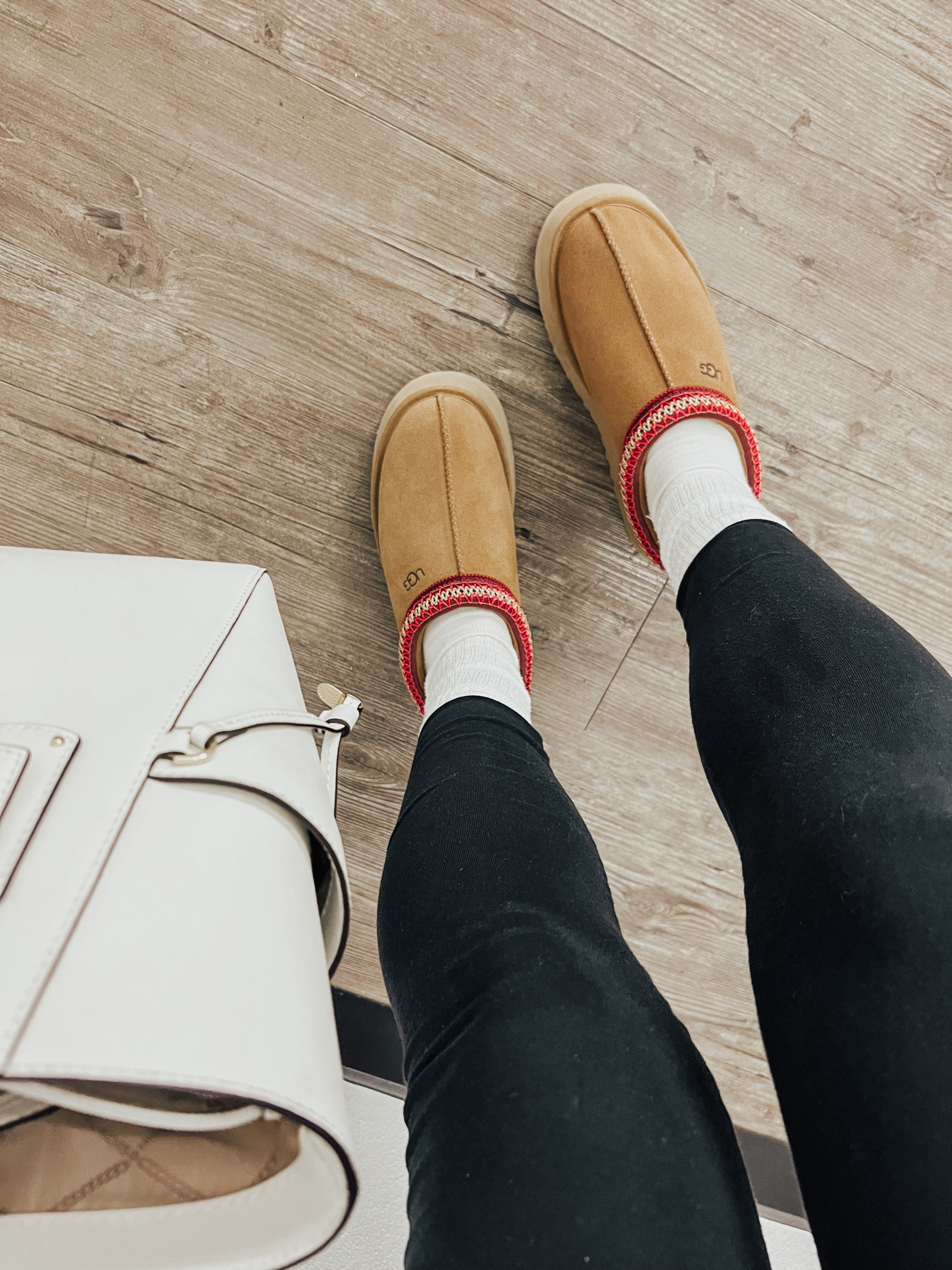 The hype of these Ugg Slippers are no joke 😍

I’m not gonna lie, when I first bought these I wasn’t sure if they’d be worth it…

BUT, after wearing them all weekend long in negative degree temperatures and in the snow, they have held their own!!

The platform helps for them to not get nasty from the snow/slush and the cozy inside helps keep your toes nice and warm + they’re a fan favorite when I where them out and about too!

I’m usually a 7.5 and the 8 fits perfectly. So definitely size up in all Ugg products. 

Do yourself a favor and go grab them for yourself now to make this winter cold a little less miserable 😂🥶🫶

#LTKshoecrush #LTKMostLoved #LTKSeasonal