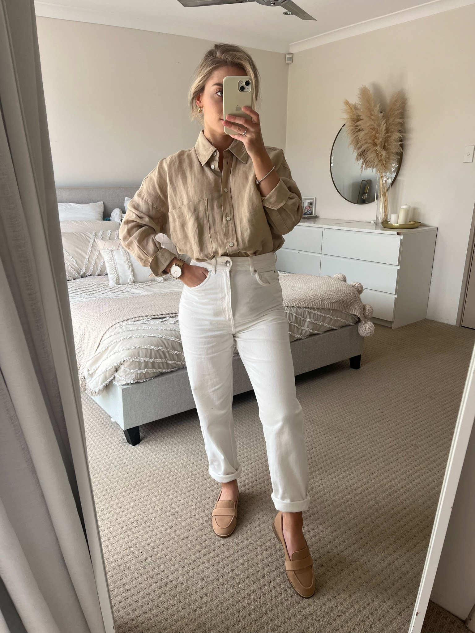 Beige linen shirt - Zara | Beige 8372/034. Its oversized so consider going a size down 

#LTKstyletip #LTKfit