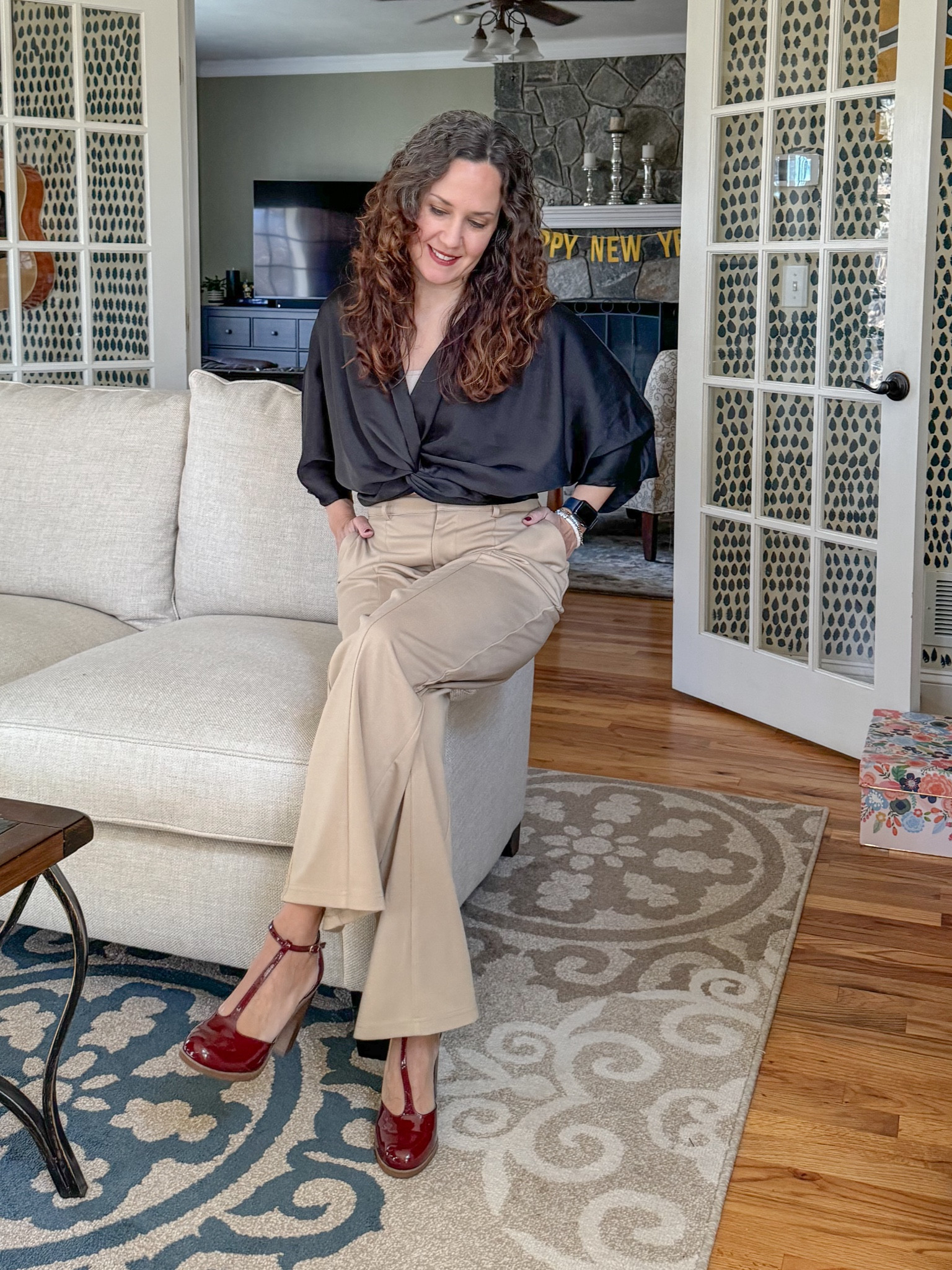 Styling neutral pants for a night out

#LTKover40 #LTKparties
